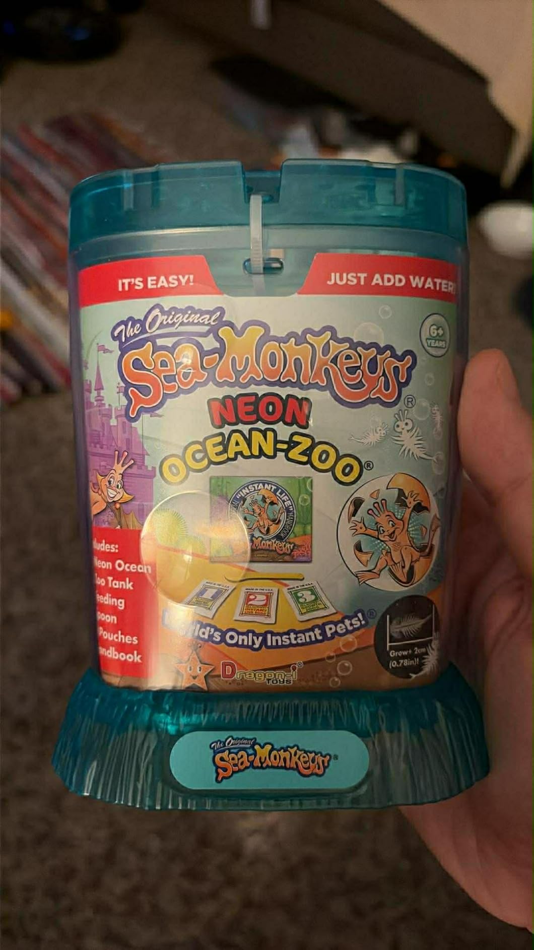 Sea-Monkeys Ocean Zoo Neon - World's Only Instant Pets - Assorted Colors - Ages 6+ customer photo 1