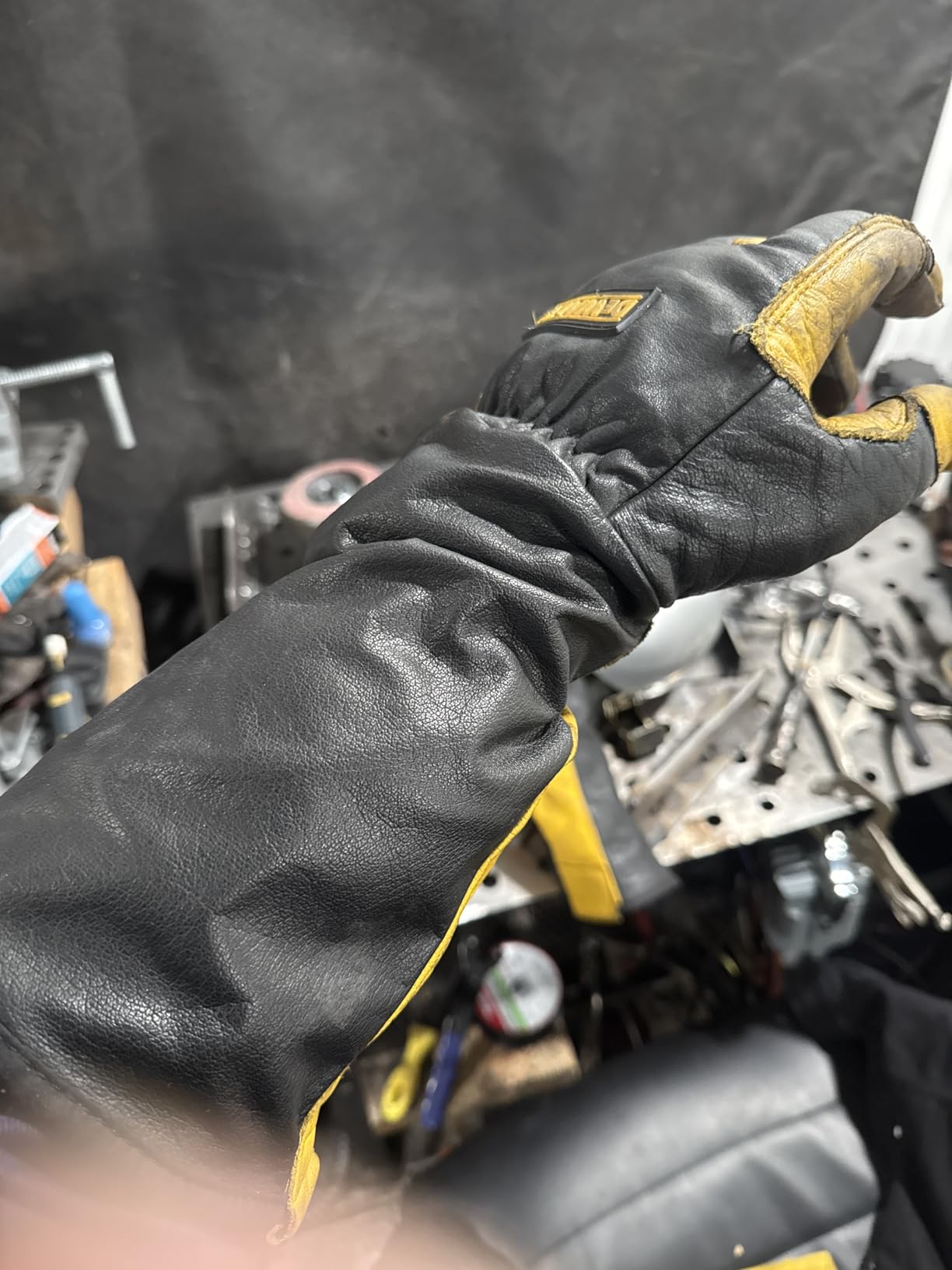DEWALT Premium Leather Welding Gloves, Fire/Heat Resistant, Gauntlet-Style Cuff, Elastic Wrist customer photo 2