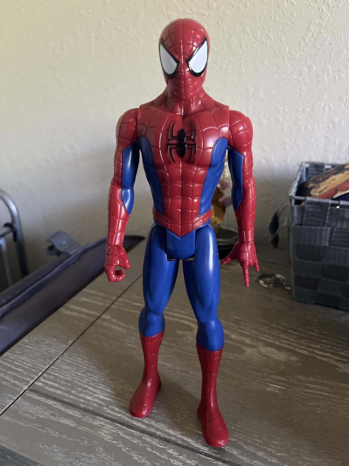 Spider-Man Titan Hero Series Action Figure, 30-cm-Scale Super Hero Toy, for Kids Ages 4 and Up customer photo 2