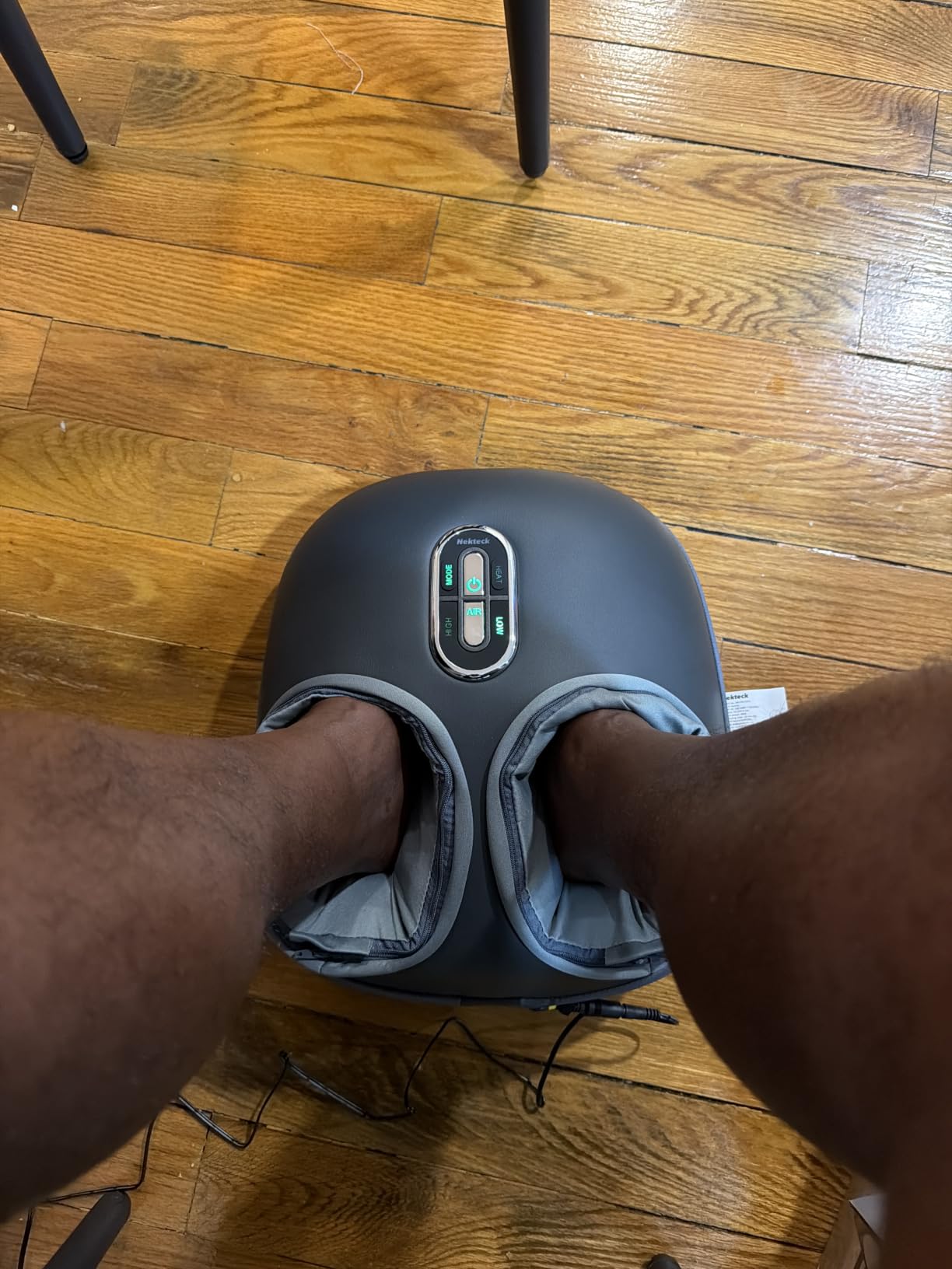 Nekteck Shiatsu Foot Massager with Heat [2026 Upgraded], 3 Modes Deep Kneading Therapy Air Compression, Feet Massage for Plantar Fasciitis, Relaxation Gifts for Men Women Mom Dad Birthday customer photo 2