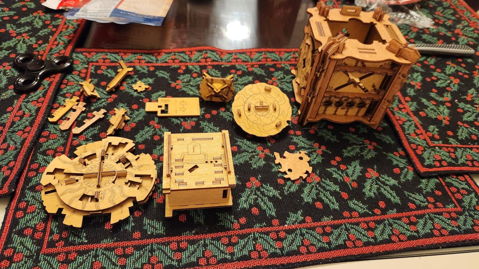 iDventure Cluebox Schroedinger's Cat, Brain Teaser Puzzle Box for Adults | Science-inspired Wooden Escape Room Puzzle, Clever Mechanisms, Secret Locks, Smart Gift for Men and Puzzle lovers, 3D Puzzle customer photo 1