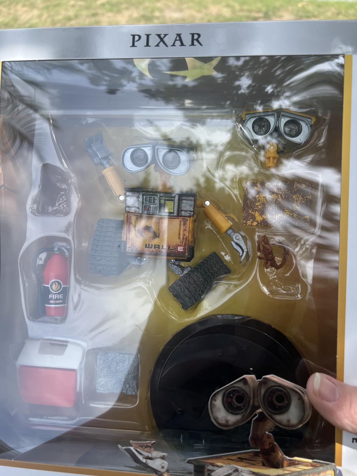 Mattel Pixar Spotlight Series Wall-E Figure, 3.5-in Tall customer photo 1