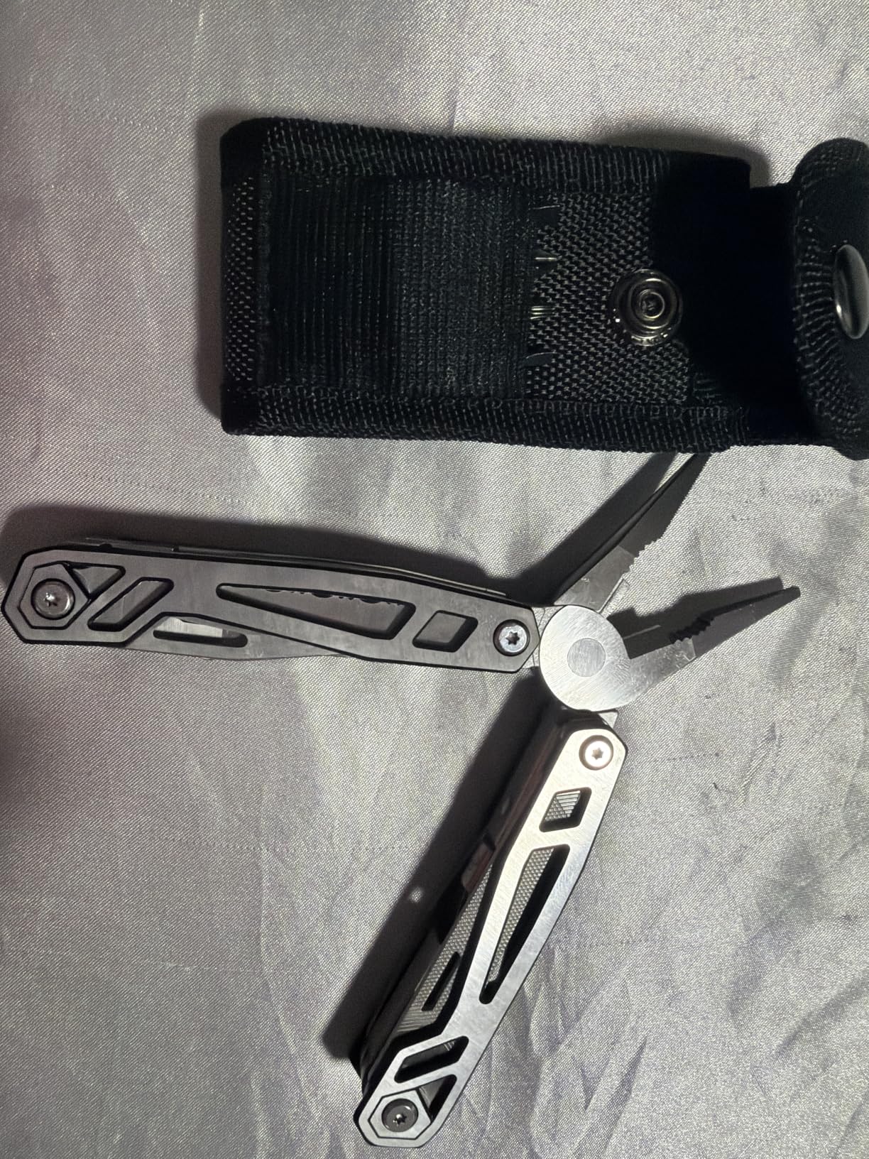 Multitool with Pocket Knife, 21-in-1 Stainless Steel Pliers with Screwdrivers customer photo 1