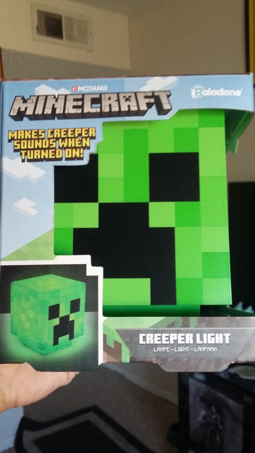 Paladone Minecraft Creeper Desk Light with Official Creeper Sounds, Handheld Night Light for Kids Room or Gamer Décor - Licensed Minecraft Gifts customer photo 2