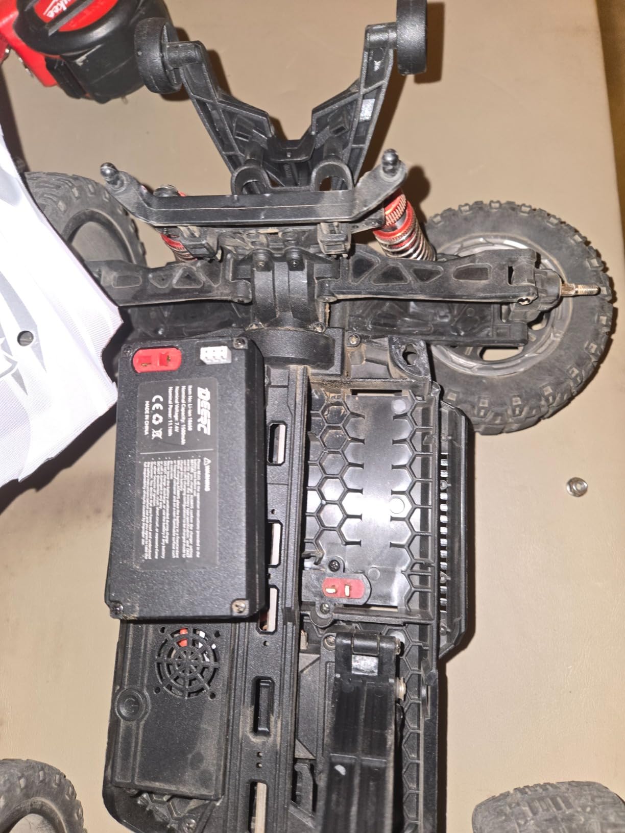 DEERC 9206E DIY Extra Shell 1:10 Scale Large RC Cars, 48+ KM/H Hobby Grade High Speed Remote Control Car for Adults Boys, All Terrain 4WD 2.4GHz Off Road Monster RC Truck with 2 Battery for 40+ Min Play customer photo 2