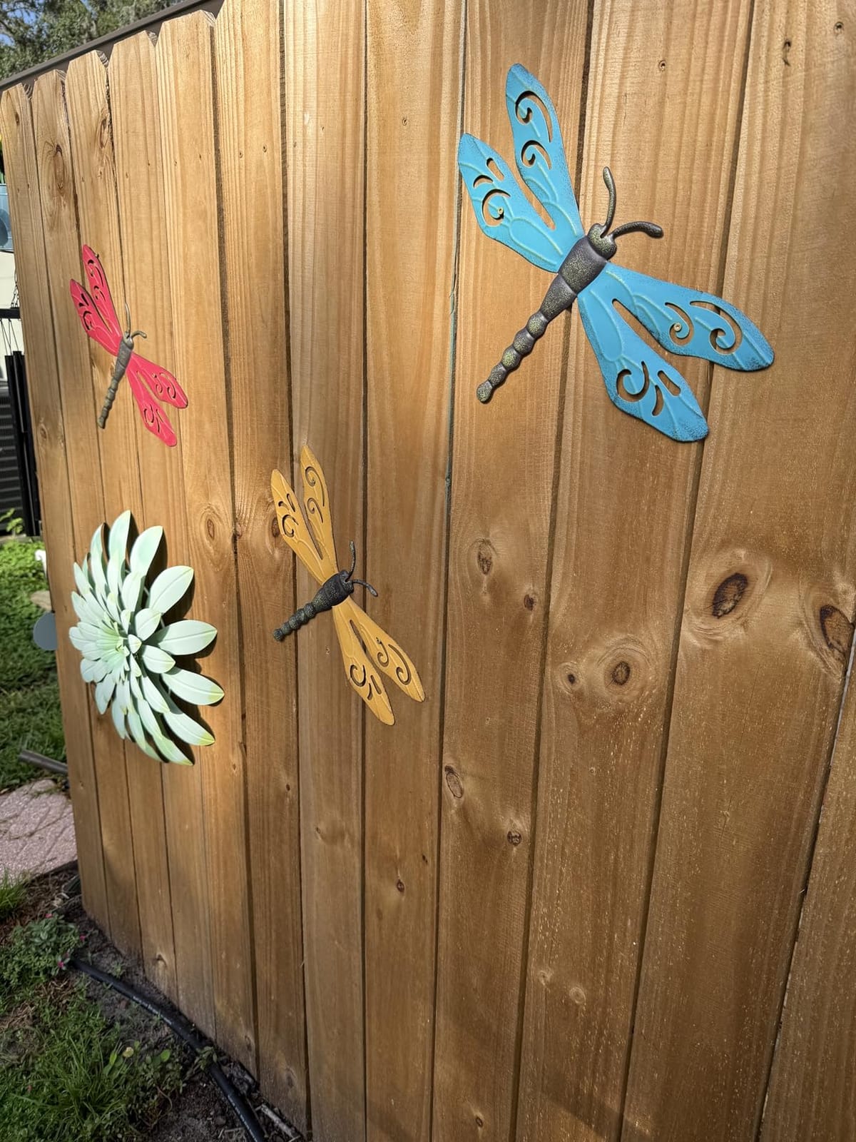 Metal Dragonfly Wall Decor Outdoor Garden Fence Art, Hanging Decorations for Living Room, Bedroom, 3 Pack customer photo 2
