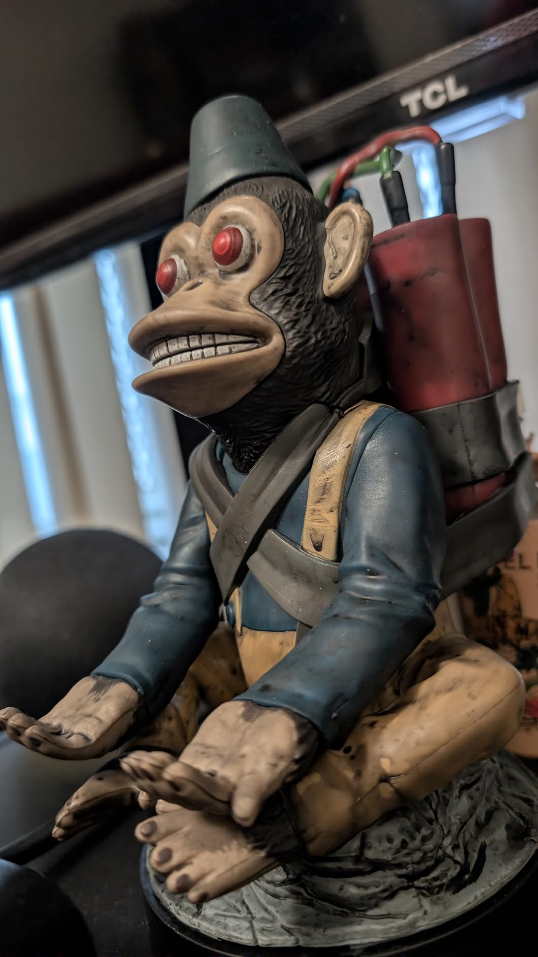 Exquisite Gaming: Call of Duty: Monkeybomb - Original Mobile Phone & Gaming Controller Holder, Device Stand, Cable Guys, Licensed Figure customer photo 1