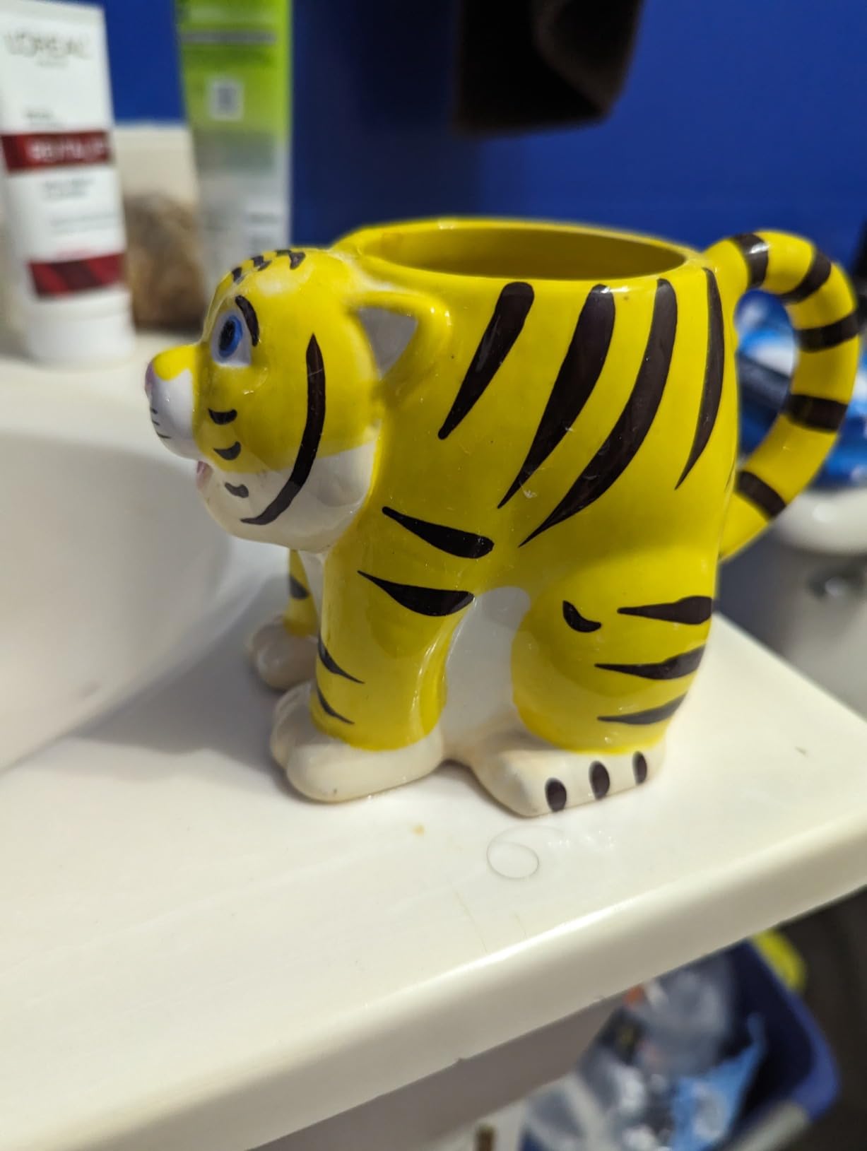 Meerkat Mug from Deluxebase. Hand-Painted Animal Shaped Drinking Cup. Novelty Tea and Coffee Gift for Kids and Adults and Cute Kitchen Accessories. customer photo 2