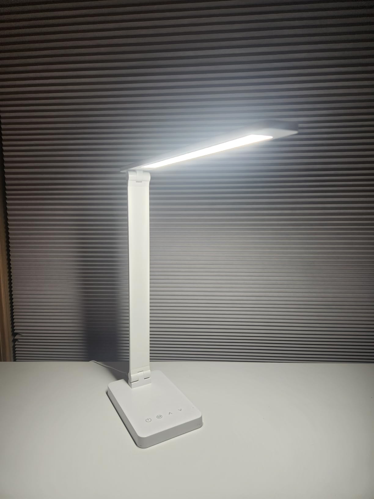 Lepro LED Desk Lamp for Home Office, 9.5W 750LM Touch Desk Light, Black | 5 Color Modes 5 Brightness Level, Eye Caring, Metal Task Lamp For Reading, Sewing, Crafts, School Supplies, Puzzle Light customer photo 1