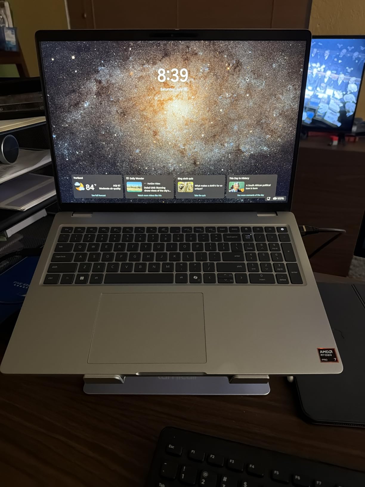 Lamicall Aluminum Laptop Stand for Desk for MacBook Air Pro Neo 10-17.3'' customer photo 1