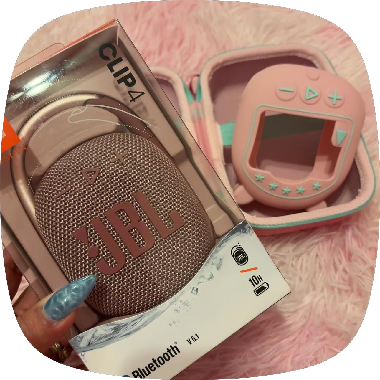 JBL Clip 4 - Portable Mini Bluetooth Speaker, big audio and punchy bass, integrated carabiner, IP67 waterproof and dustproof, 10 hours of playtime, speaker for home, outdoor and travel (Blue) customer photo 1