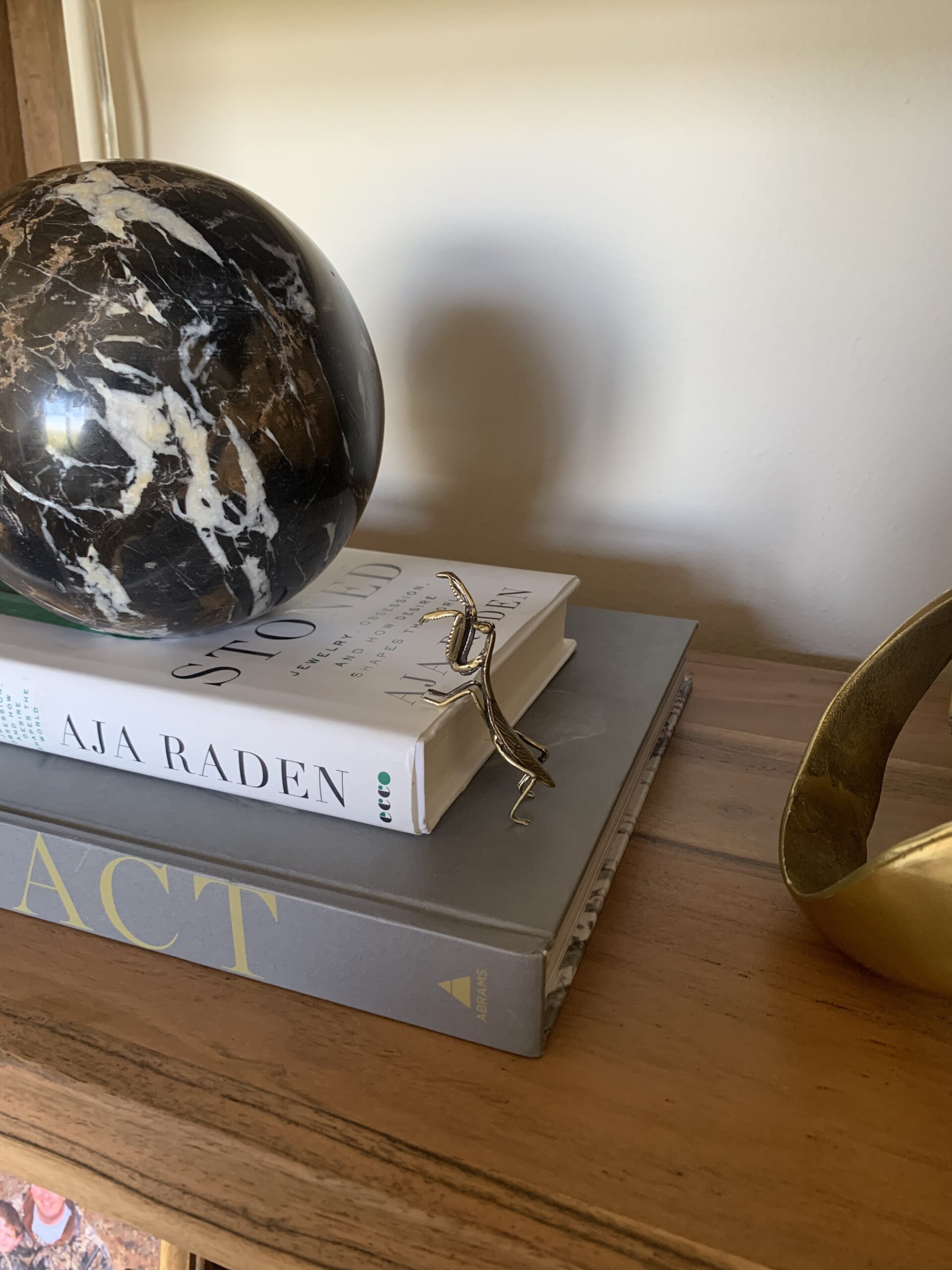 Praying Mantis Ornament, Mantis Ornament Brass Crafts Desktop Decor Simulation Mantis Sculpture Small Desktop Ornament for Home Office Restaurant Shop customer photo 1