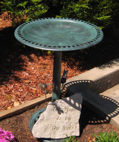 VINGLI Pedestal Bird Bath, Resin Birdbaths Weather Resistant, Bird Baths with Floral Accents & Vintage Finish, Garden Decor for Outdoor, Patio, Yard, Lawn (Copper) customer photo 1