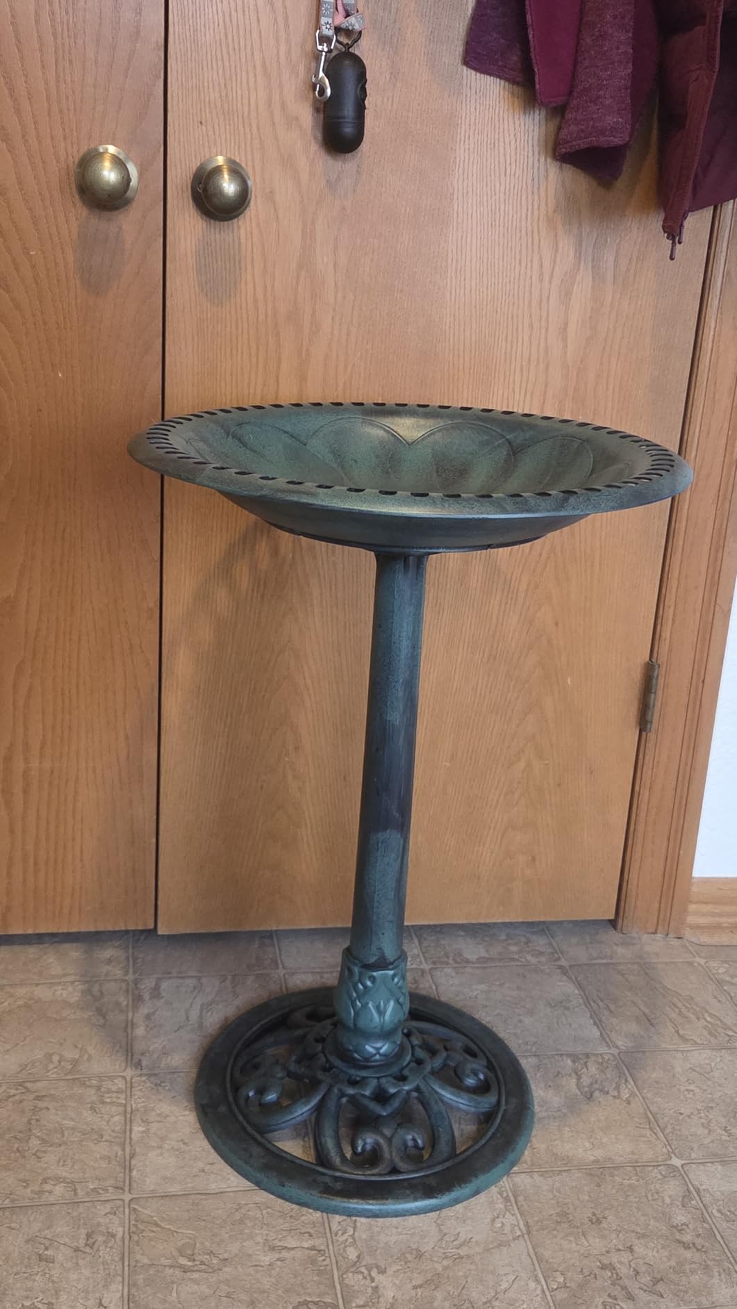 VINGLI Pedestal Bird Bath, Resin Birdbaths Weather Resistant, Bird Baths with Floral Accents & Vintage Finish, Garden Decor for Outdoor, Patio, Yard, Lawn (Copper) customer photo 2