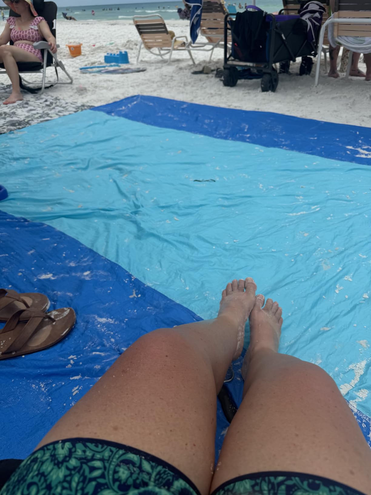 WEKAPO Beach Blanket Sandproof Waterproof, Extra Large Beach Mat, Oversized & Compact Sand Free, Quick Drying Beach Essentials for Vacation, Cruise, Picnic & Camping with Stakes customer photo 2
