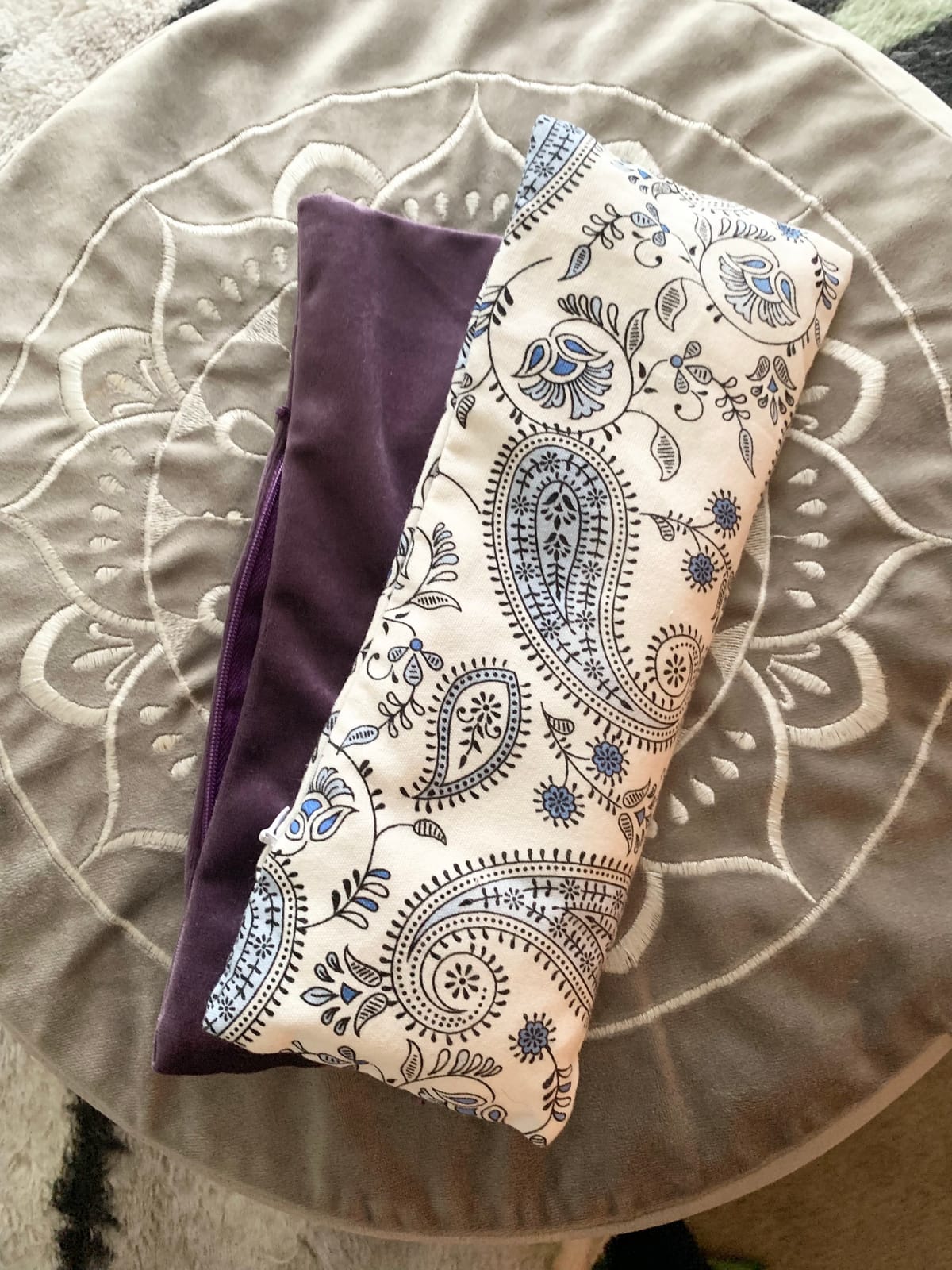 Lavender Eye Pillow for Relaxation, Yoga, Sleep - Weighted Eye Mask for Headache, Sinus, Aromatherapy Moist Heat Compress, Meditation Accessory, Relaxation Gift for Women customer photo 2