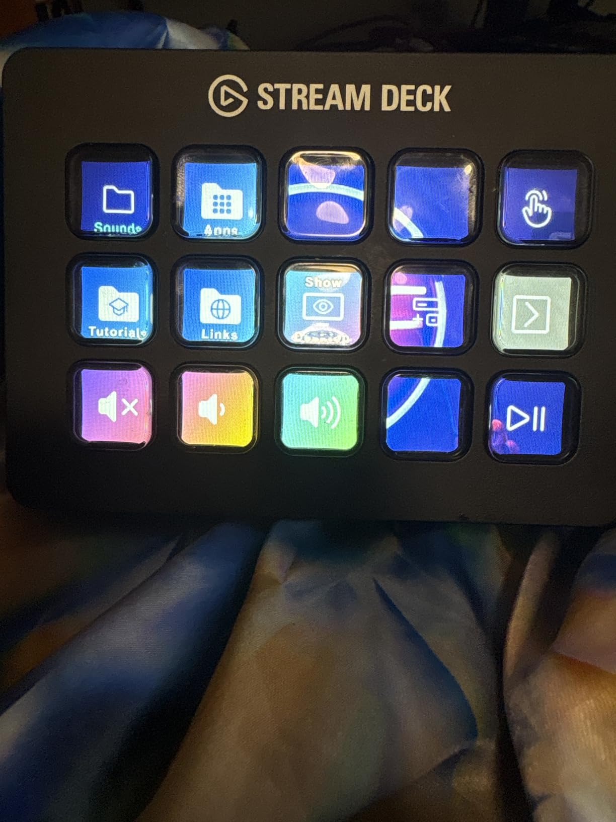 Stream Deck MK.2 Studio Controller, 15 Macro Keys | Trigger actions in OBS, Twitch, YouTube and more, Visual feedback, Hundreds of plugins, Works with Mac and PC customer photo 1