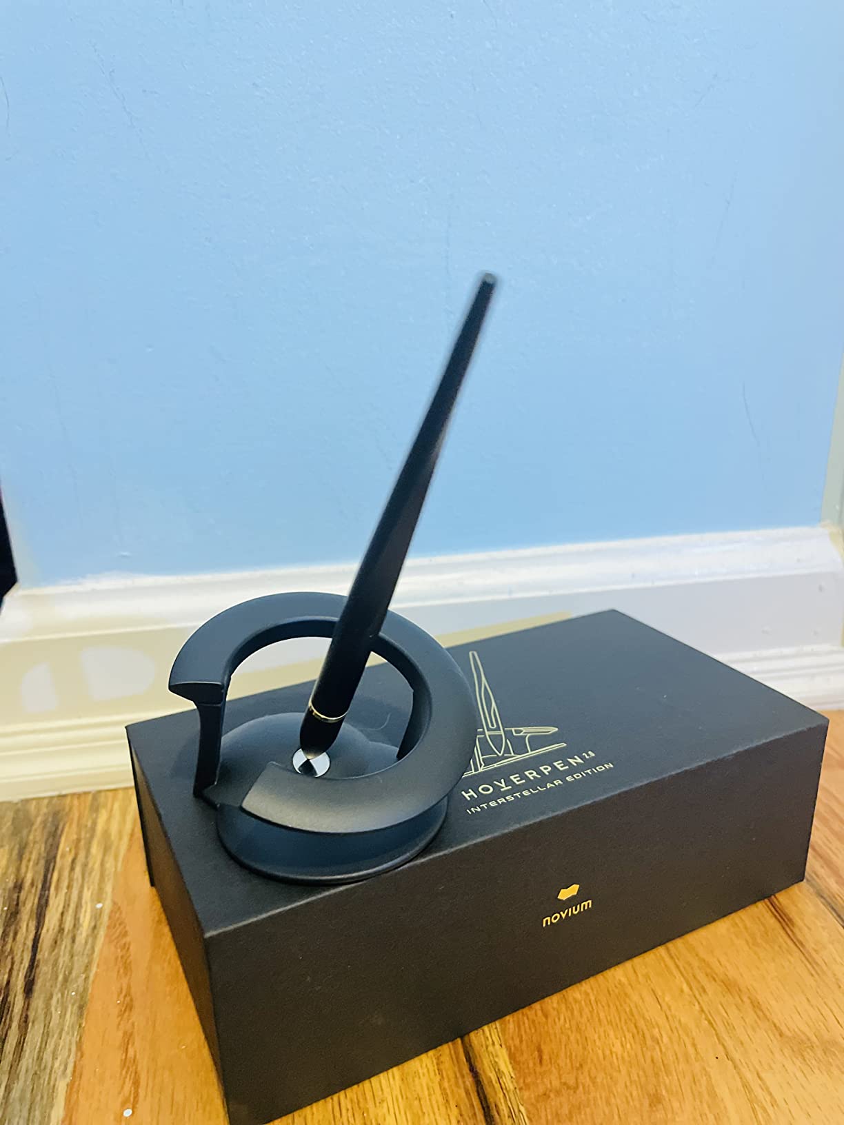 novium Hoverpen Interstellar - Space Black, Ballpoint Pen | 18K Gold-plated Pen Ring, 23.5 Degree Angle, Schmidt Ballpoint Refill customer photo 2