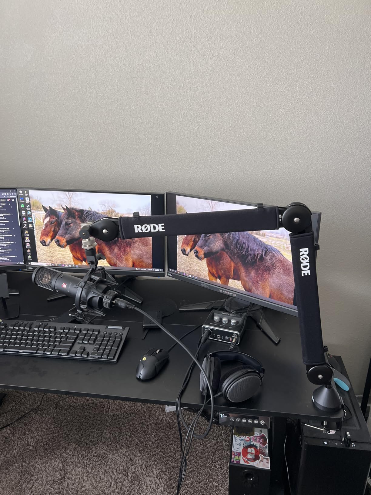 RODE PSA1+ Professional Studio Arm with Spring Damping and Cable Management, Black customer photo 1