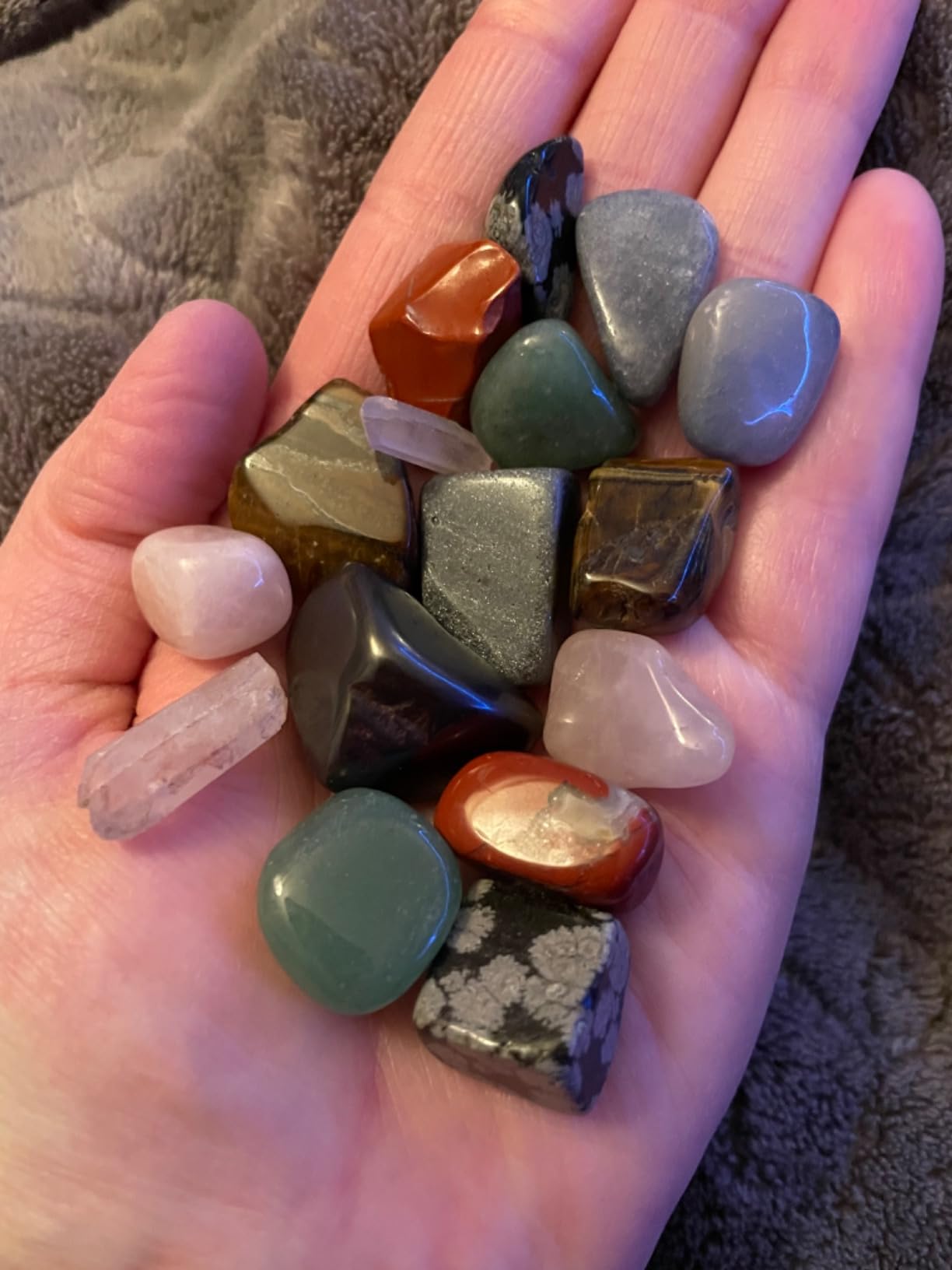 National Geographic Rock Collection Box & Rocks and Minerals Expert Book | Real Gemstones, Crystals & Minerals, Absolute Expert Book, Geology Learning, Rock Collection, Storage Box, Birthday Gift customer photo 1