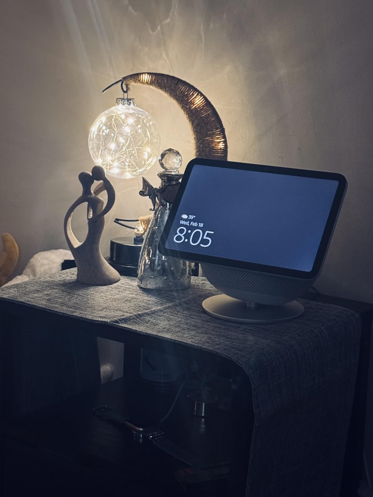 Nusogon Moon Lamp, LED Night Light for Bedroom, Crescent Moon Shape with USB Powered, Tabletop Ambient Light for Home Decor, Nursery, Kids Room | Romantic Gift, Birthday, Christmas Decoration customer photo 1