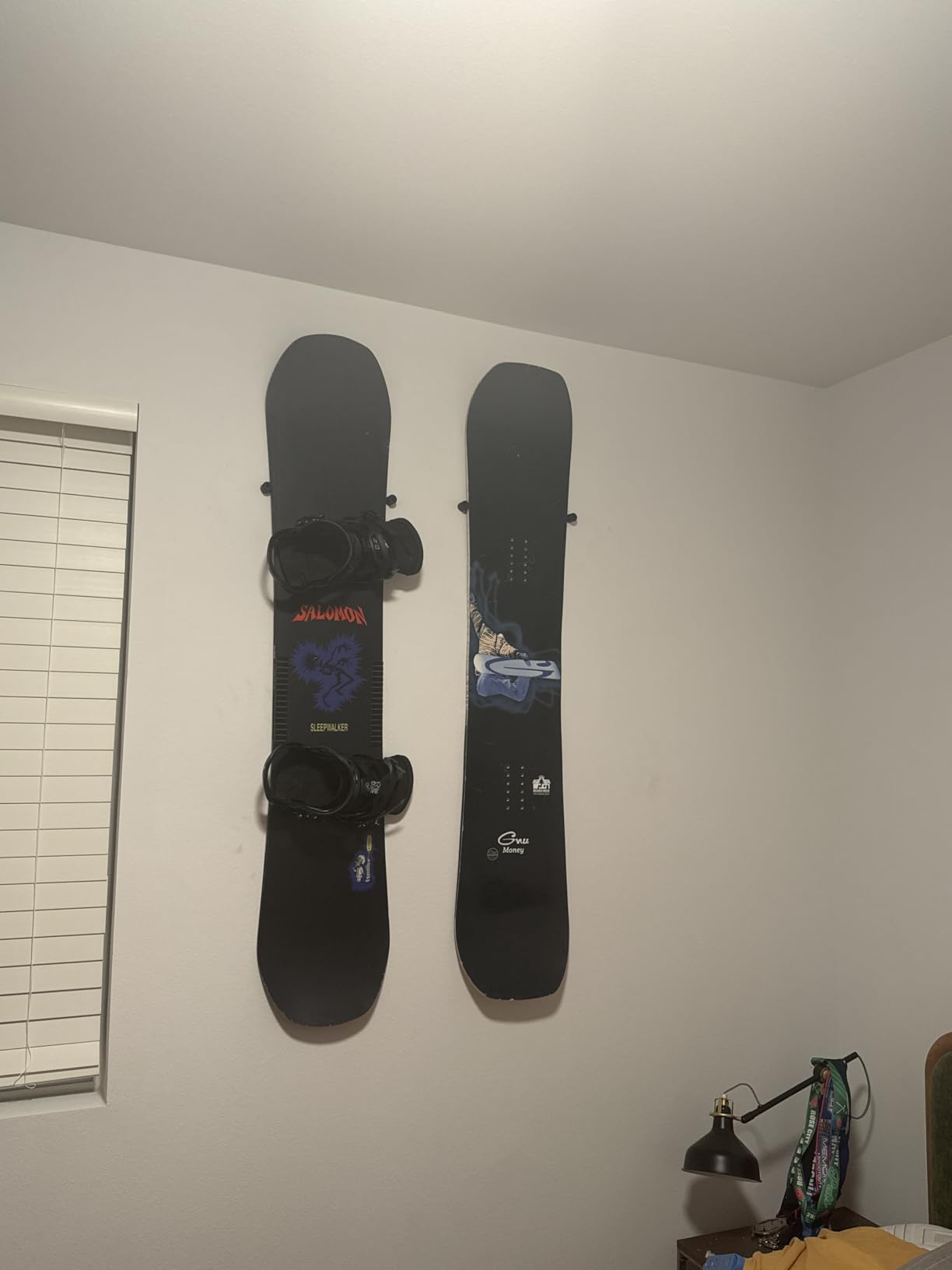 (4 PCS) Snowboard Wall Mount Storage - Edge-Safe Modern Snowboards Hanger customer photo 1