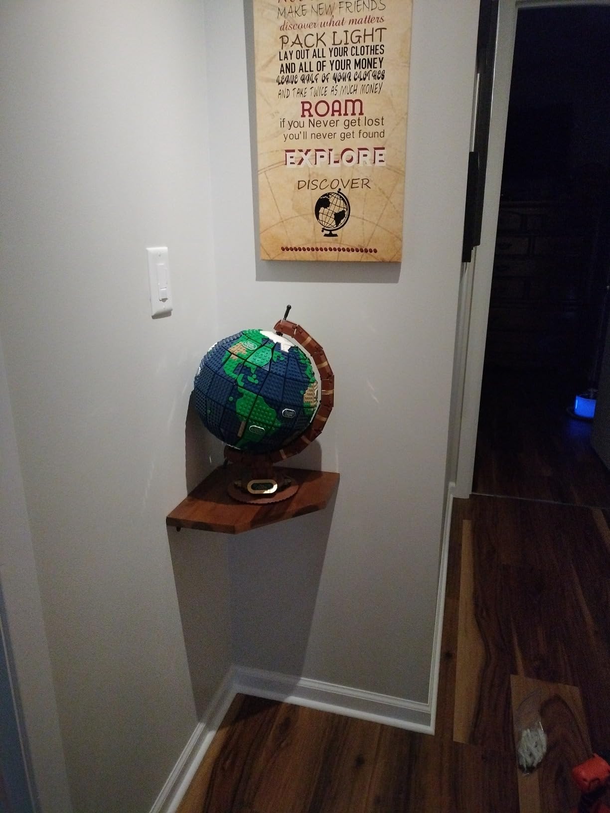 LEGO Ideas The Globe Building Set, Build and Display Model for Adults, Home Decor Gift for People with a Passion for Travel, Geography and Arts, 21332 customer photo 2