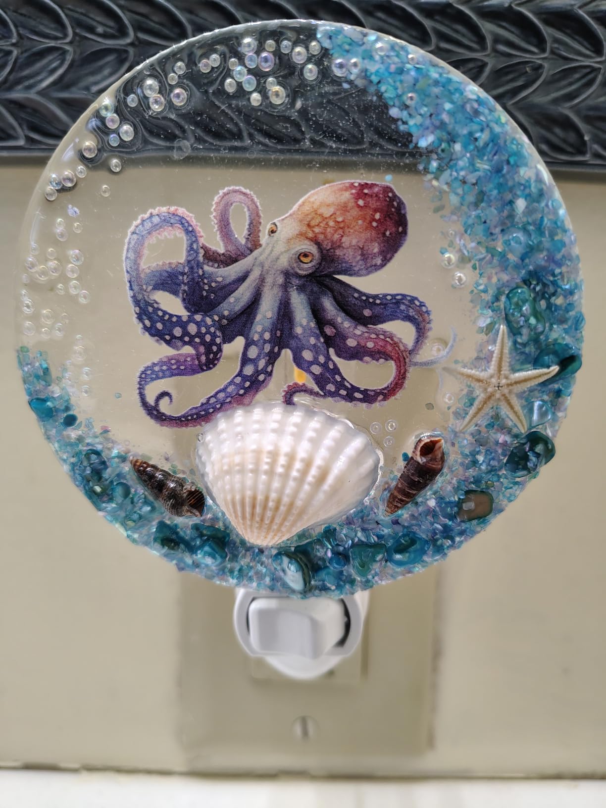 Hortsun Plug in Seashell Night Light Ocean Theme LED Wall, Sea Turtle | Plug in Beach Lamps, Vintage Sea Beach Coastal Style, for Home Bedroom Bathroom Living Room, Soft Ambient Night Lighting customer photo 1