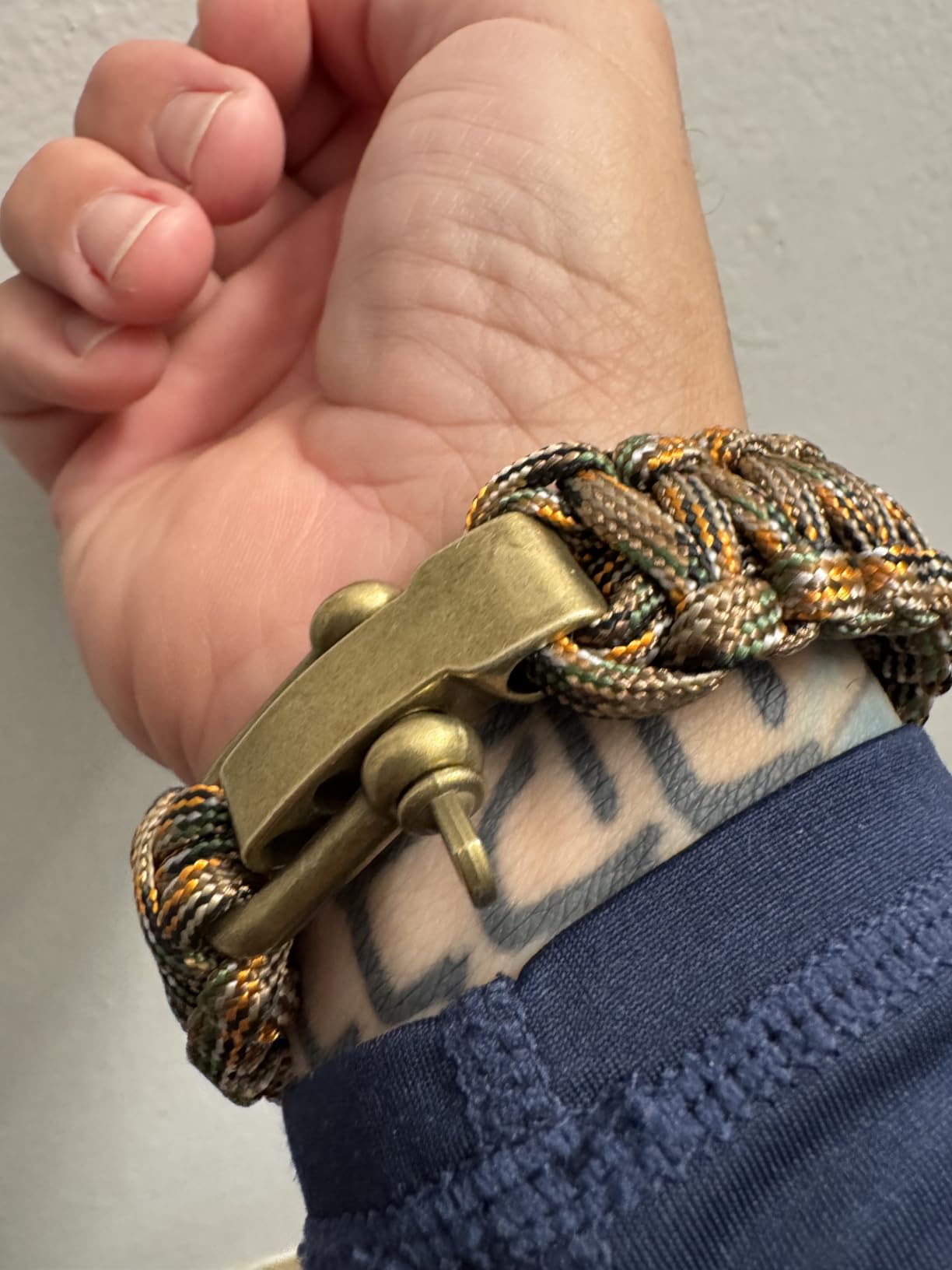 VAYOBOO Paracord Bracelet Tactical Survival Bracelet with Bronze USA Flag customer photo 2