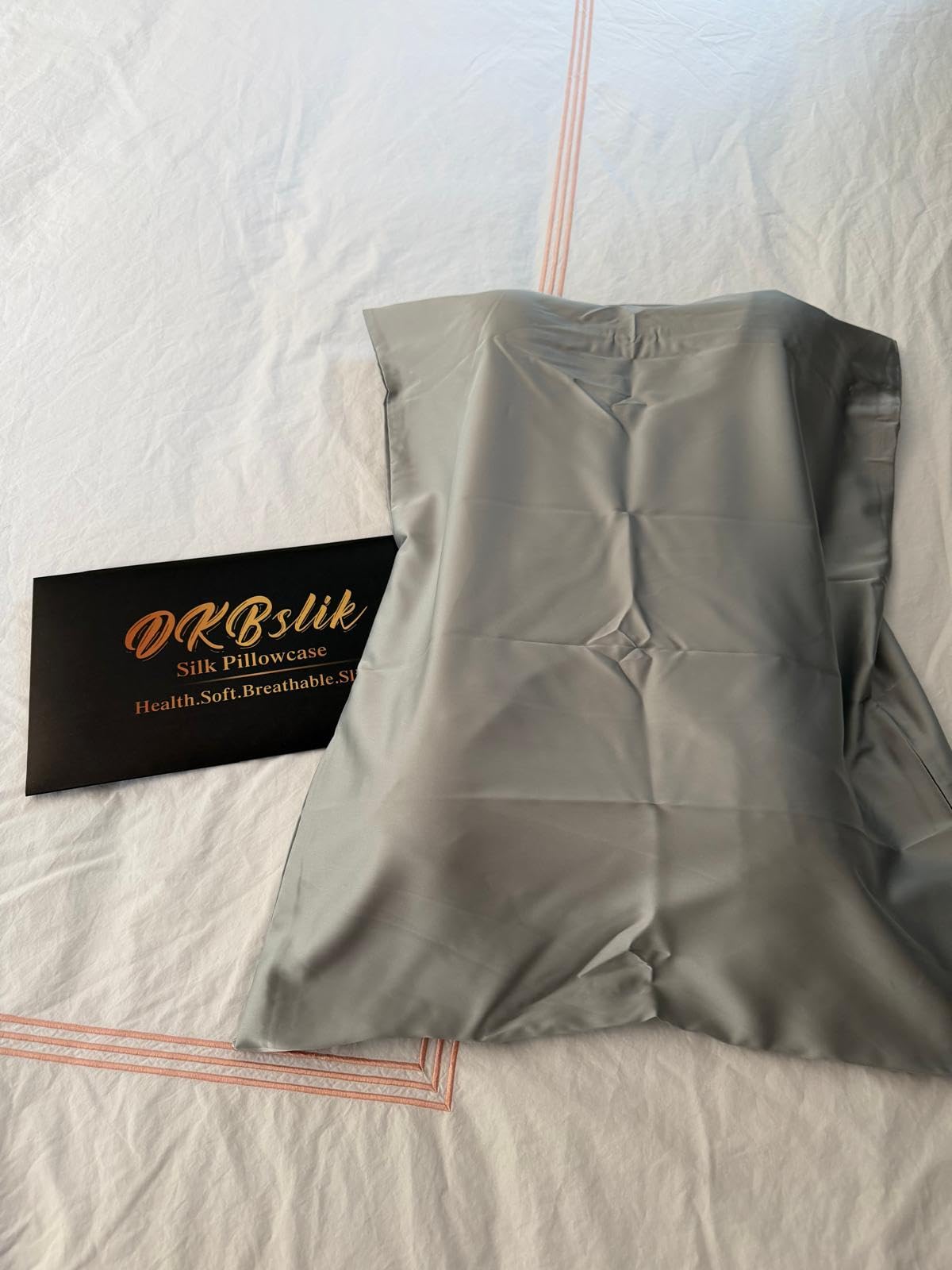 Silk Pillowcase for Hair and Skin, Mulberry Silk Pillow Cases King Size, Anti Acne Cooling Sleep Both Sides Natural Silk Satin Pillow Case Covers with Hidden Zipper, Gifts for Women Men, Champagne customer photo 2