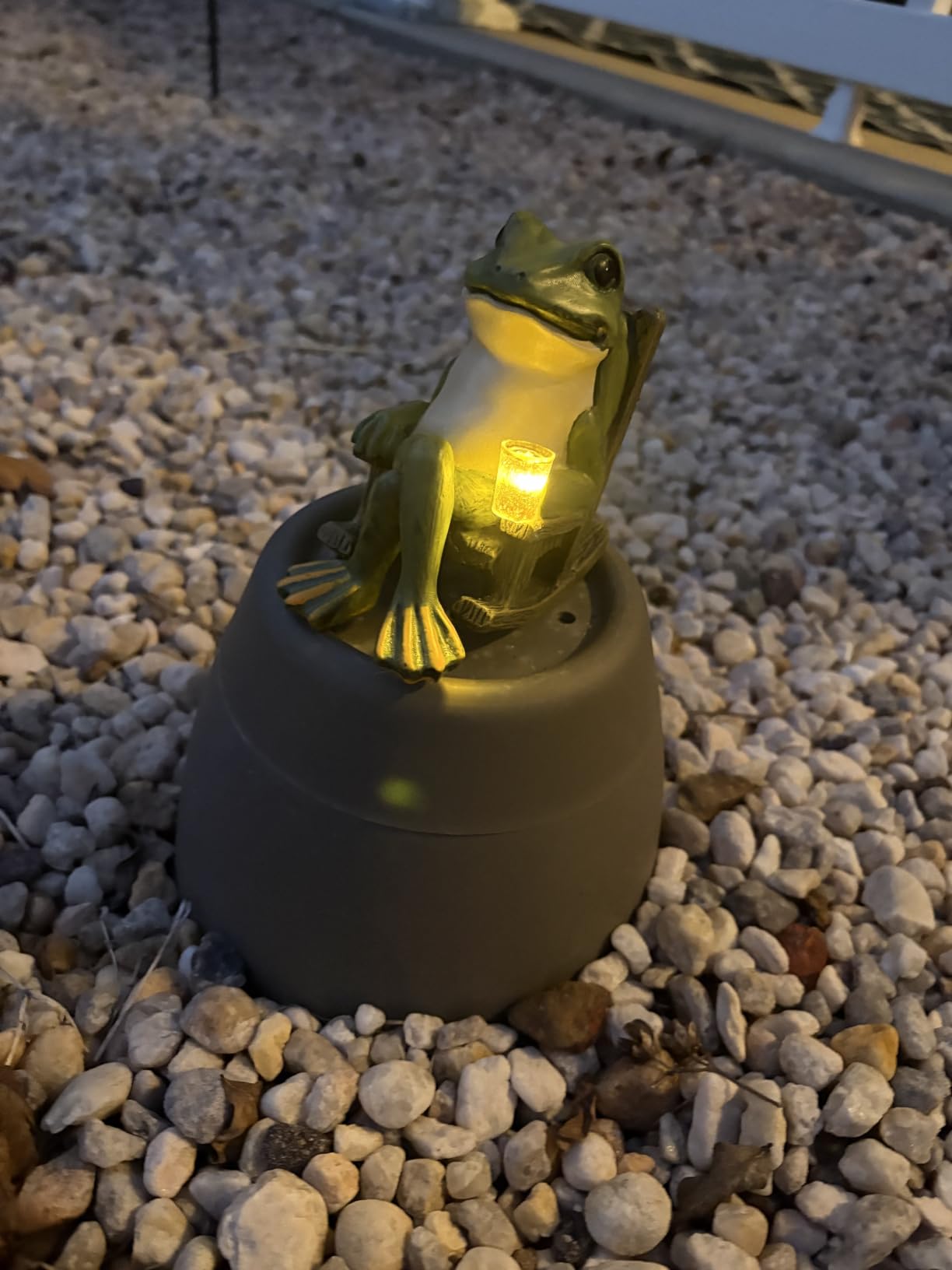 FOXMIS Miniature Frog Garden Statue Mom Dad Gifts Home Decorations Fairy Garden Accessories Outdoor Lights Solar Garden Frog Decor Art Housewarming Gift for Patio,Yard,Lawn Ornament,3.89