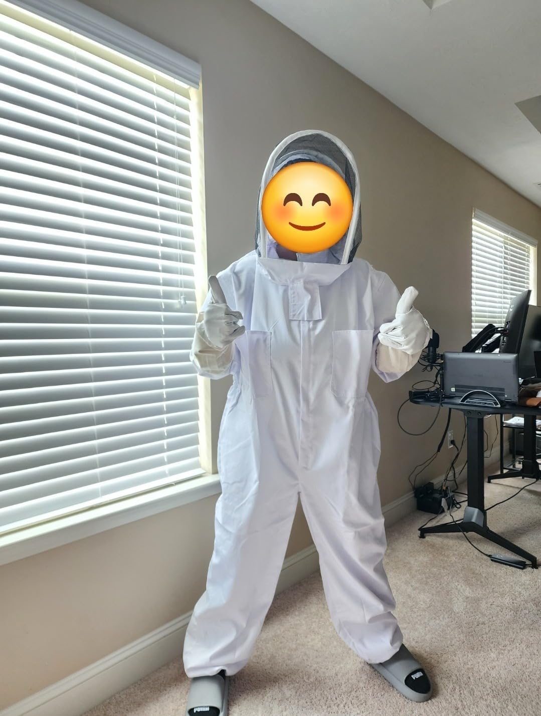 Bee Suits for Men Women,Bee Keeper Suite with Beekeeping Gloves,Beekeeping Suit with Veil Hood,Fully Body Sturdy Beekeeper Suite,Suitable for Professional Beekeepers and Beginners（X-Large） customer photo 2