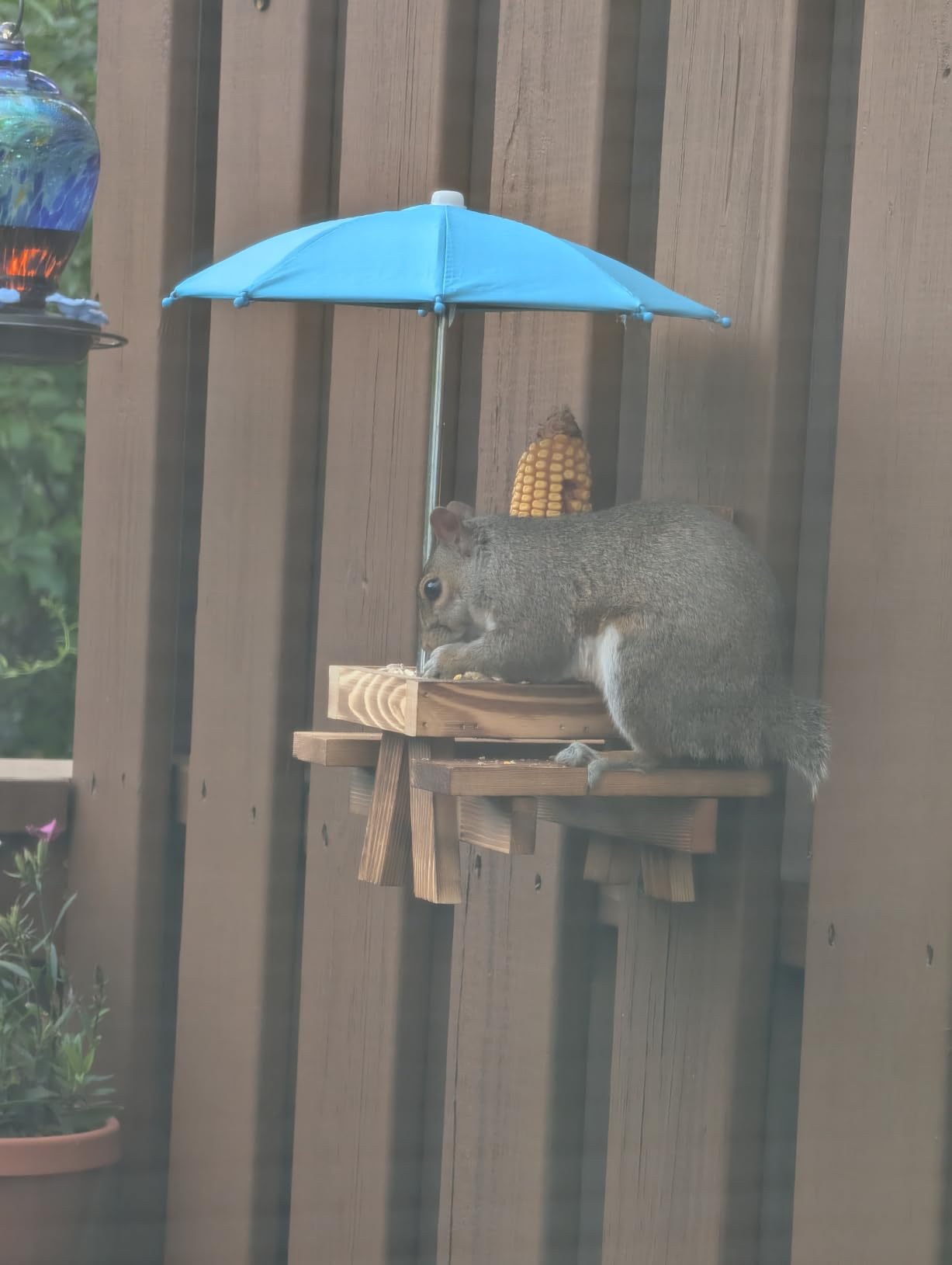 Squirrel Feeder Picnic Table with Tall Umbrella, Wooden Squirrel Feeders for Outside customer photo 2