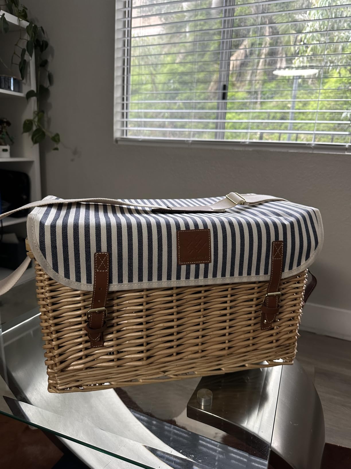 WILLOW WEAVE Picnic Basket with Table, Picnic Basket Set for 2 - Leaf | Willow Hamper with Wine Holder, Wicker Picnic Set with Blanket & Tableware for Outdoor, Wedding, Anniversary, Birthday Gift customer photo 2
