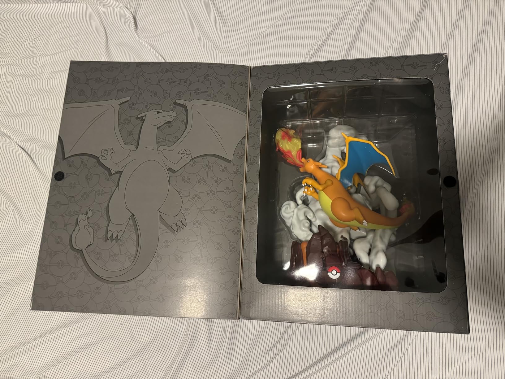 Pokémon Charizard Deluxe Collector's Statue - 13-Inch Deluxe Collector's Statue with Light Up Function customer photo 1