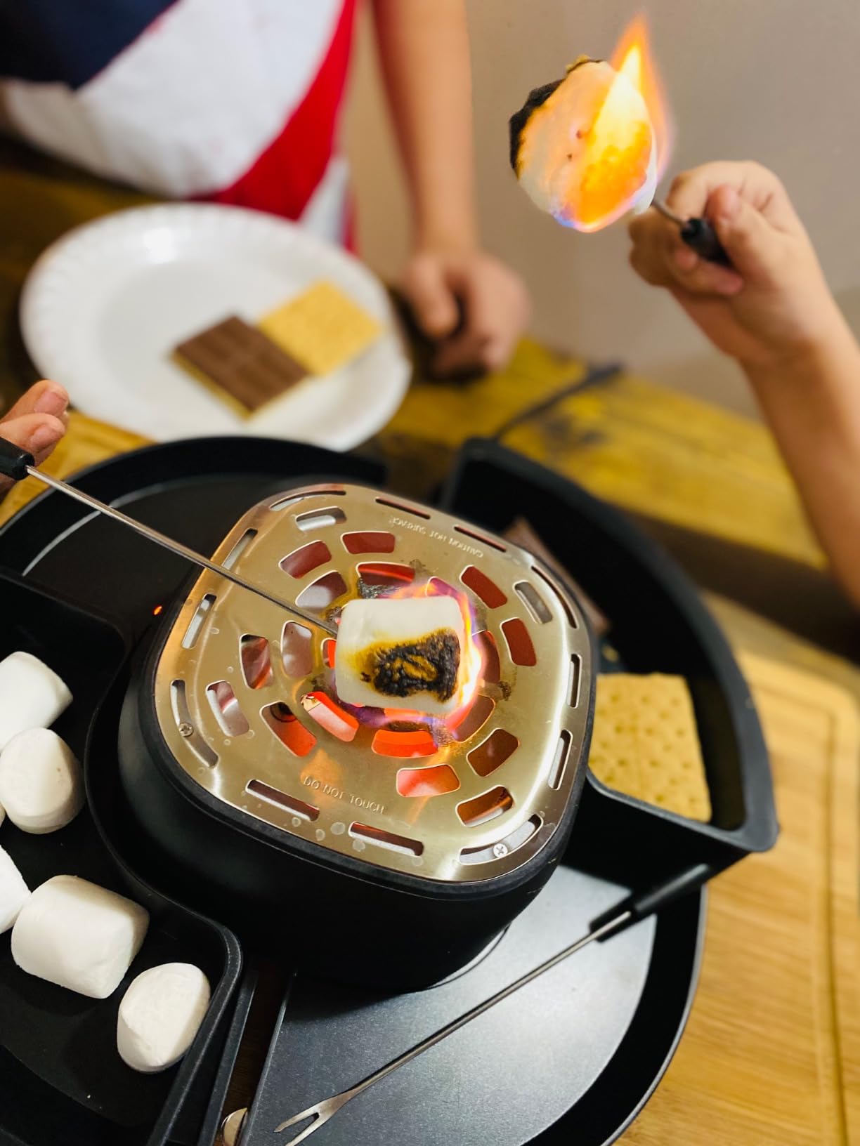 Kusini Smores Maker Tabletop Indoor - Flameless Electric Marshmallow Roaster - 4 Detachable Trays & 4 Roasting Forks - Gift Set & Date Night Idea. Movie Night Supplies & Housewarming Gift customer photo 1