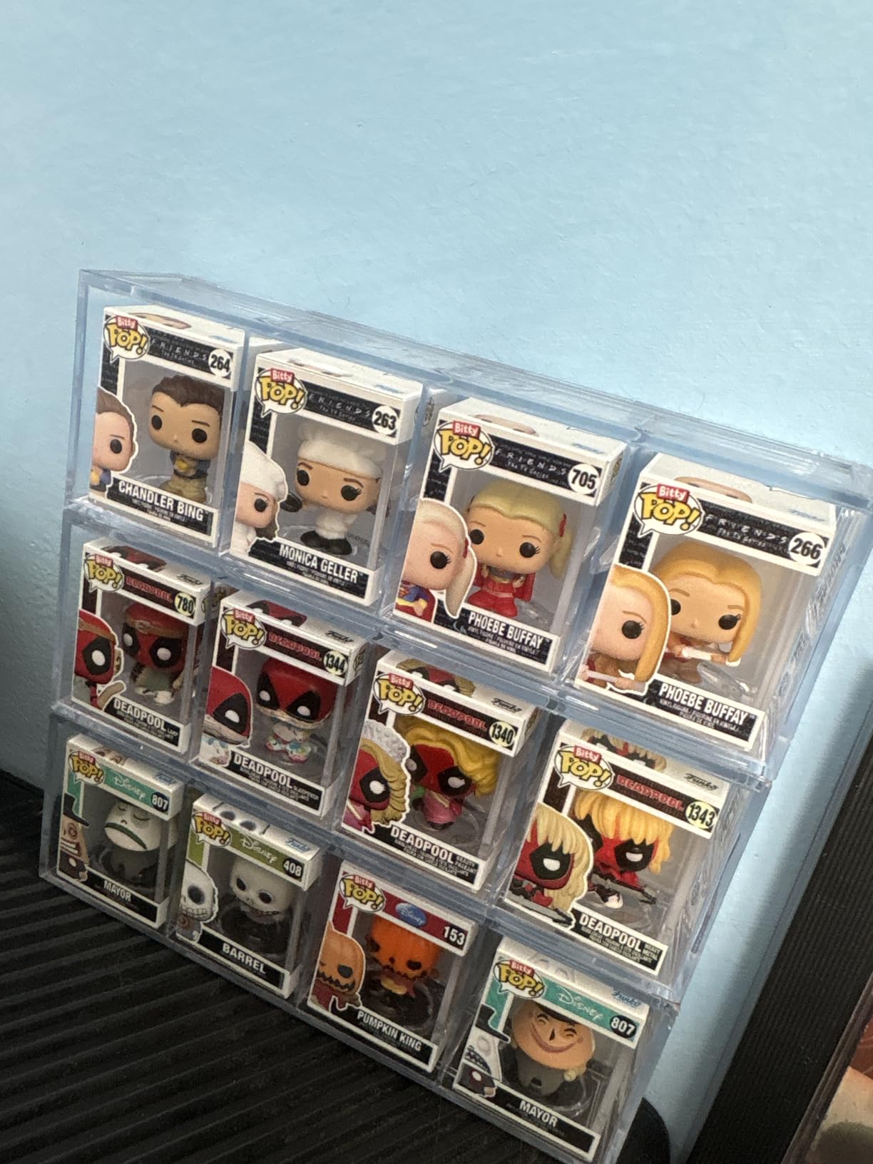 Funko Bitty POP! Friends - Phoebe, 4-Pack and A Surprise Mystery Mini Figure - 0.9 Inch (2.2 Cm) Collectable - Stackable Display Shelf Included - Gift Idea - Party Bags Stocking - Cake Topper customer photo 1