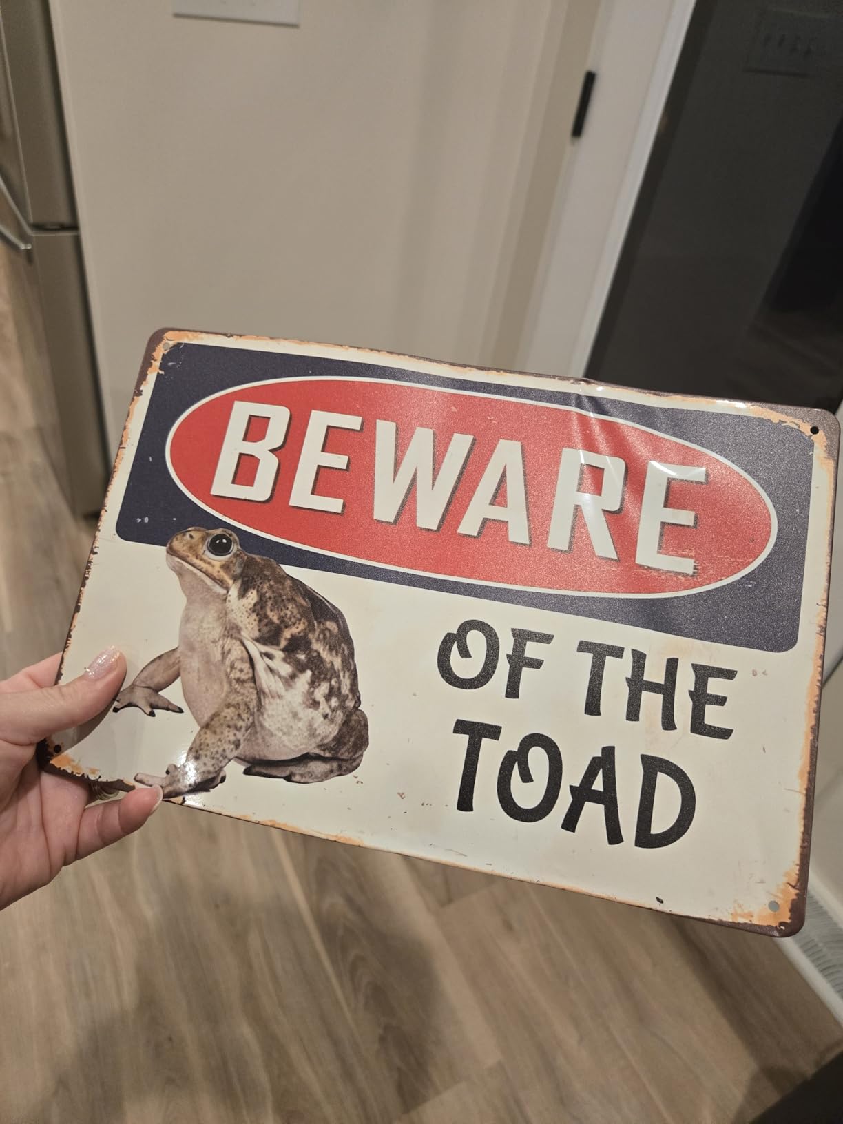 CAEJCCL Beware of the Toad Metal Tin Warning Sign for Home Outdoor Garden - Aluminum Sign 8x12 Inches customer photo 1