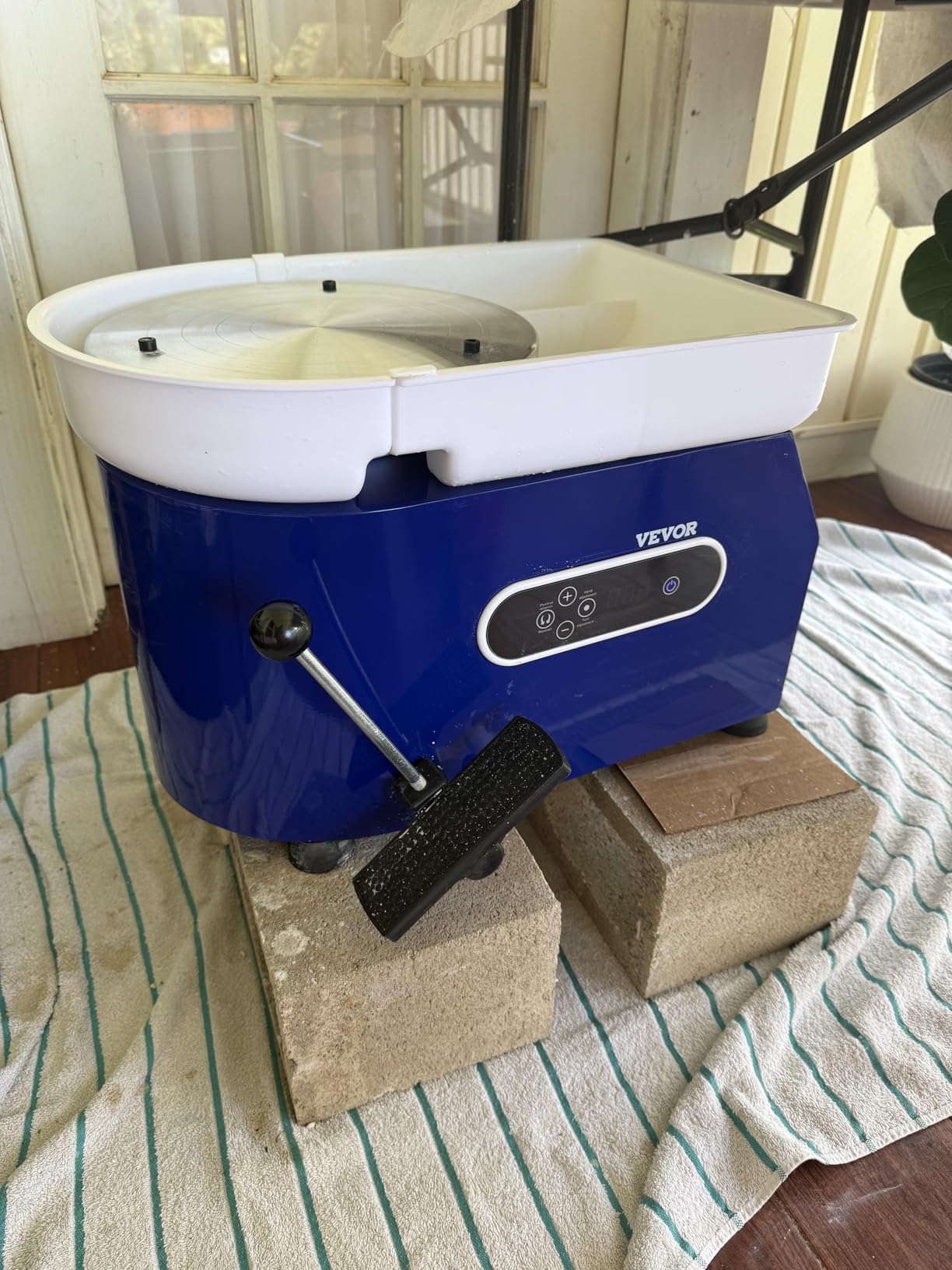 VEVOR 11in Pottery Wheel for Adults Beginners, 450W Ceramic Wheel Forming Machine with LCD Touch Screen customer photo 2