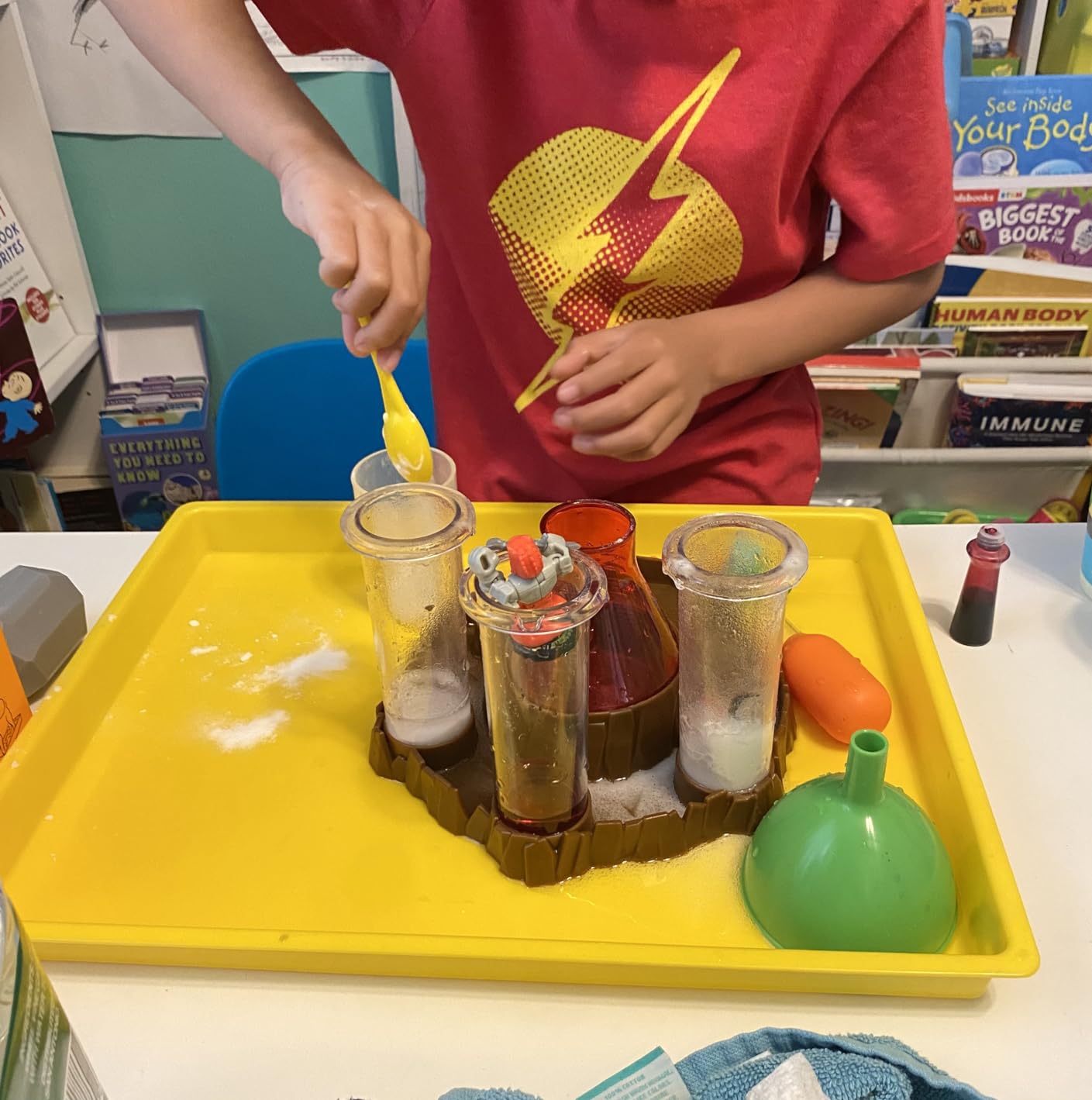 Learning Resources Fizzy Volcano - 13 Pieces, Ages 4+, Preschool Science Lab Kits, Experiments STEM Toys For Kids, Classroom Must Haves customer photo 1