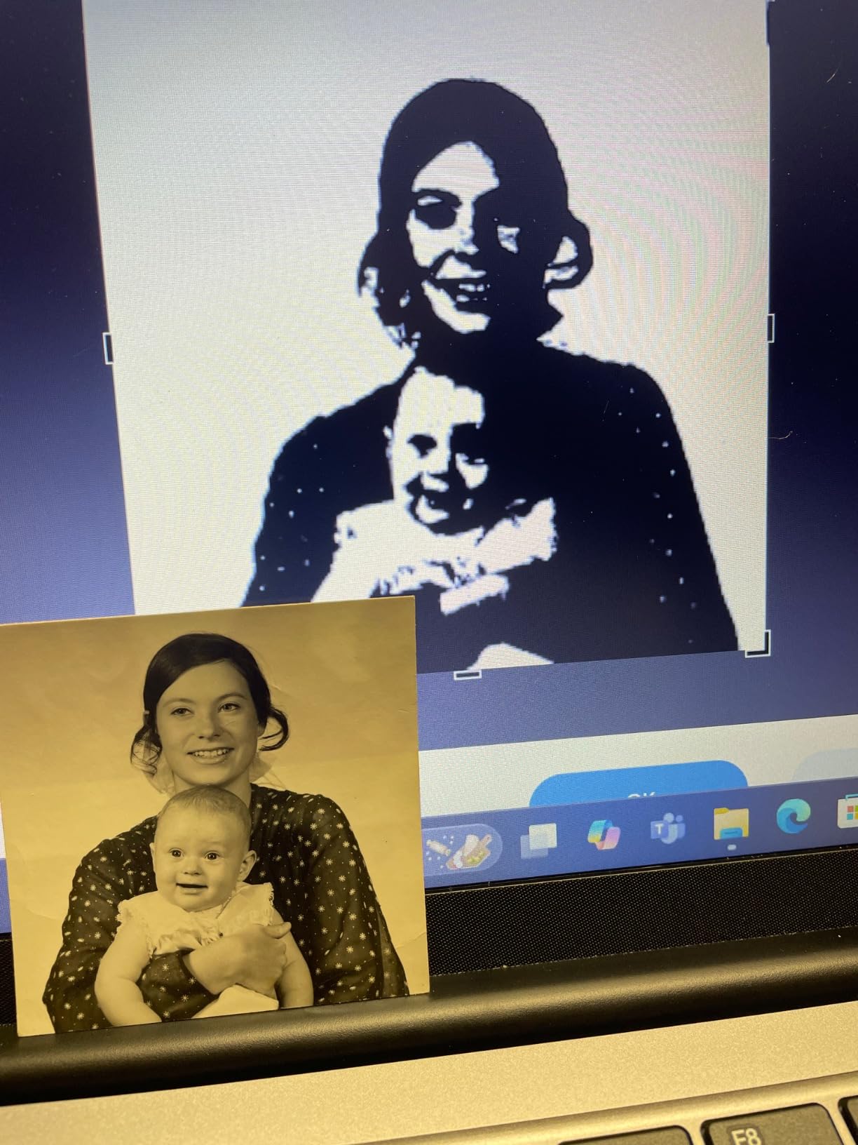 Epson Perfection V39 II Flatbed Photo Scanner 4800 dpi Optical Resolution | 4800 dpi Optical Resolution Image Scanning High-Rise Removable Lid Scan to Cloud and USB Power Black customer photo 2