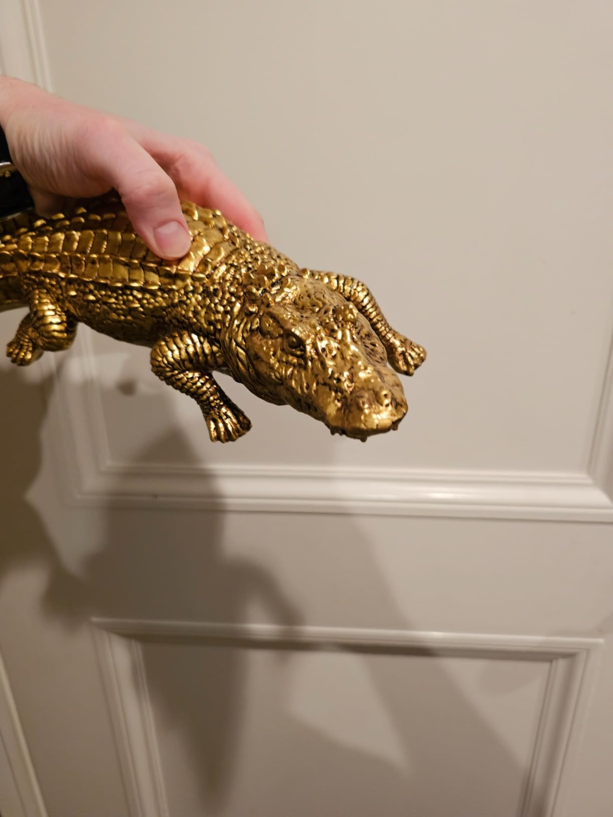 HAUCOZE Crocodile Statue Animal Figurine Gift Modern Home Decor 14.2 Inch Silver Polyresin Sculpture Handicraft Art Table Centerpiece Ornament customer photo 1