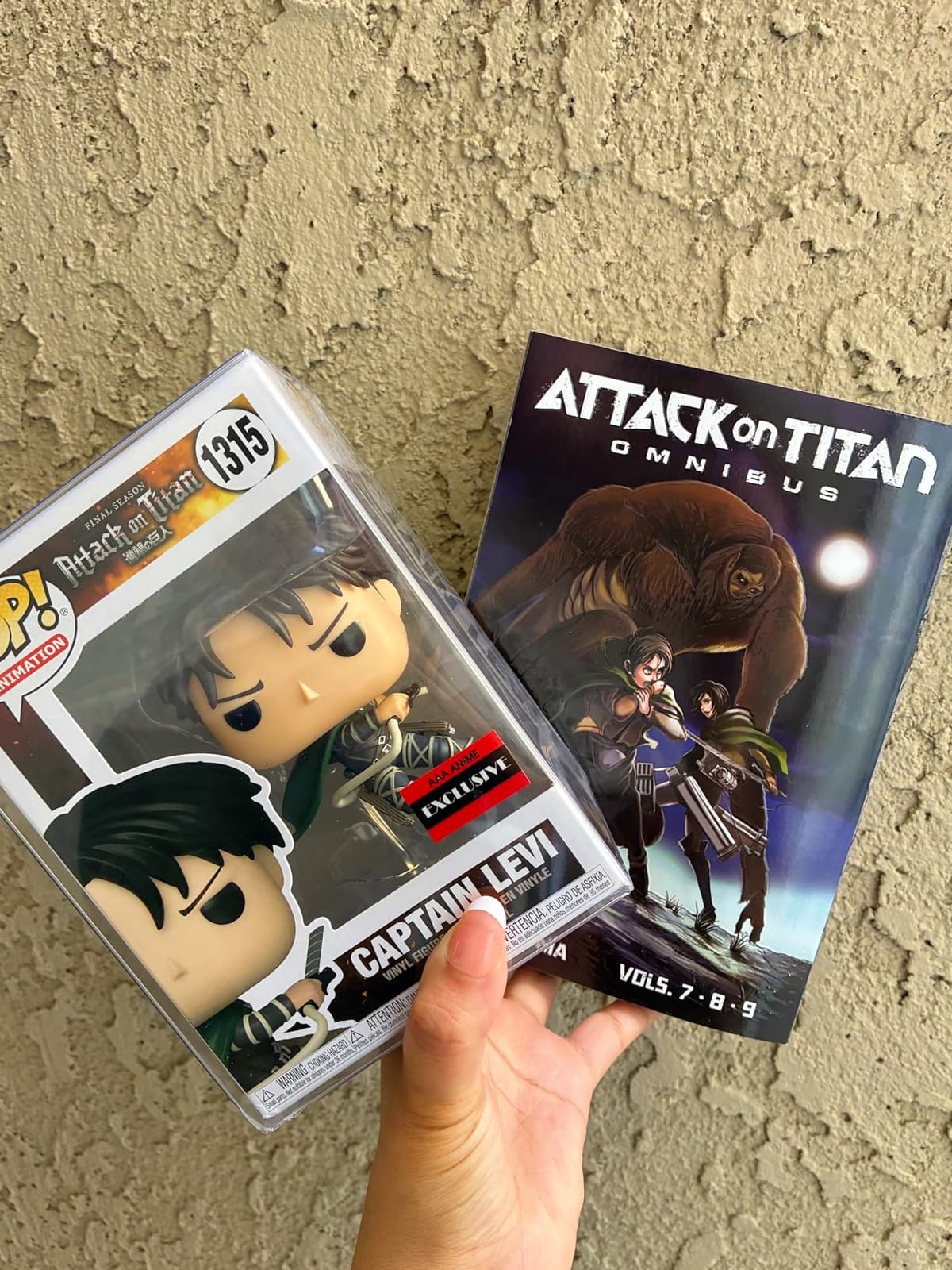Funko Pop Attack on Titan Captain Levi Ackerman (Final Season) (Special Edition) Figure 68754 customer photo 2