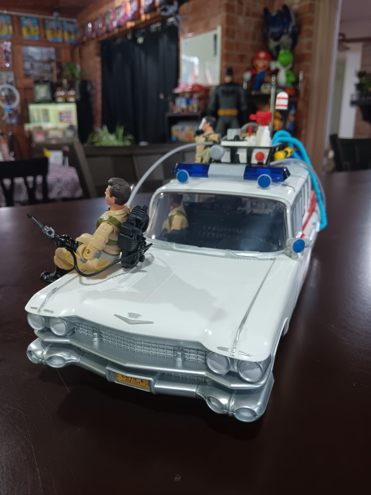 Ghostbusters Plasma Series Ecto-1 (1984), 1:18 Scale Toy Car customer photo 1