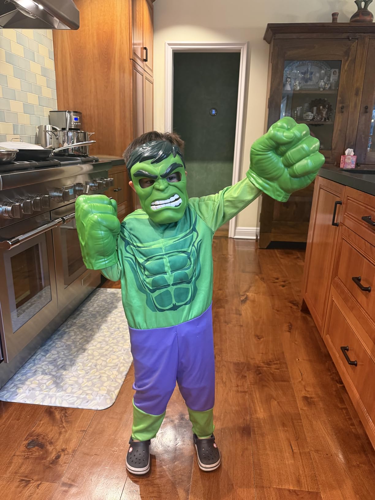 Marvel Hulk Gamma Smash Fists, Soft Foam Role Play Toy, Avengers Super Hero Toys for Kids Ages 5 and Up customer photo 1