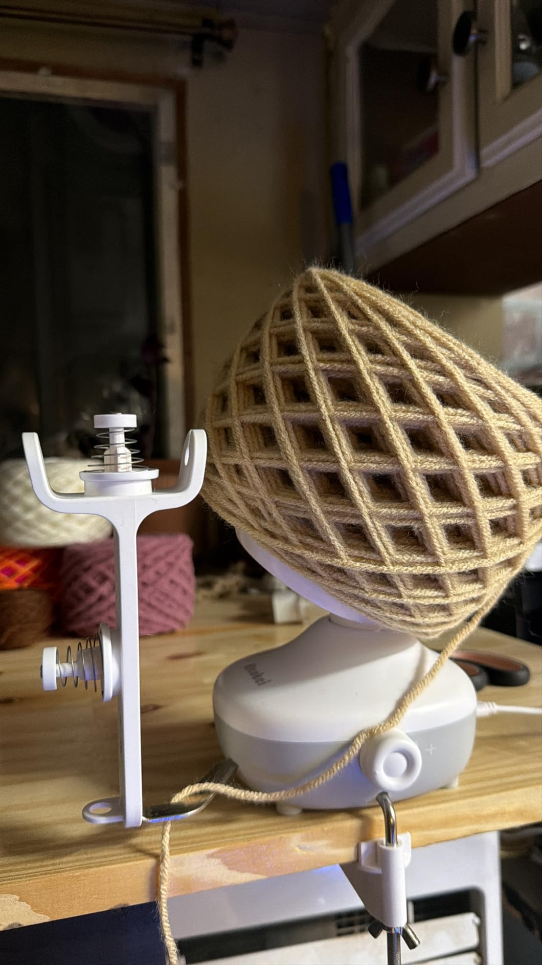 Yarn Winder, Electric Yarn Ball Winder for Crocheting, Compact Yarn Cake Winder with Strong Tension Stepless Speed, Automatic Yarn Spinner Wool Winder, Ideal Helper for Knitting Lovers(White) customer photo 1