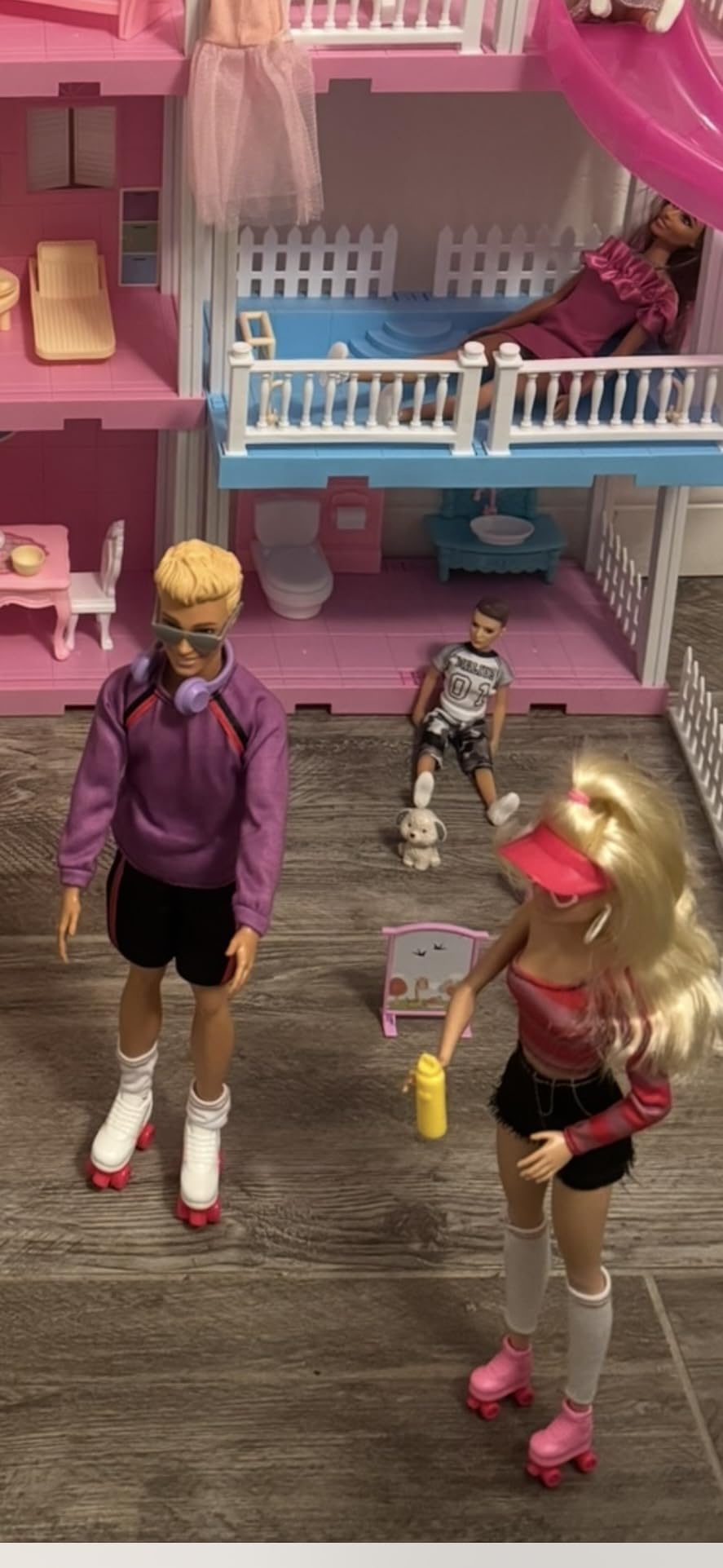 Barbie Fashionistas Set with 2 Fashion Dolls & 6 Accessories | Barbie & Ken Roller-Skating Fashion Dolls, 65th Anniversary Collectible (Amazon Exclusive) customer photo 1