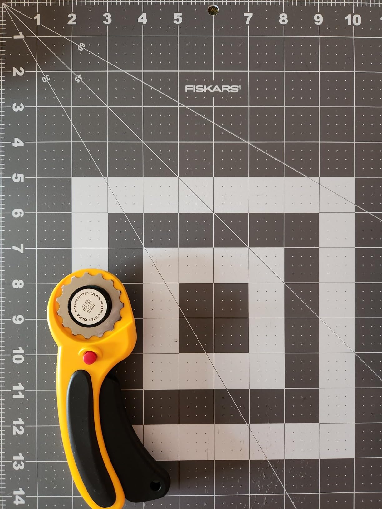 Fiskars Self Healing Cutting Mat with Grid for Sewing, Quilting, and Crafts - 18