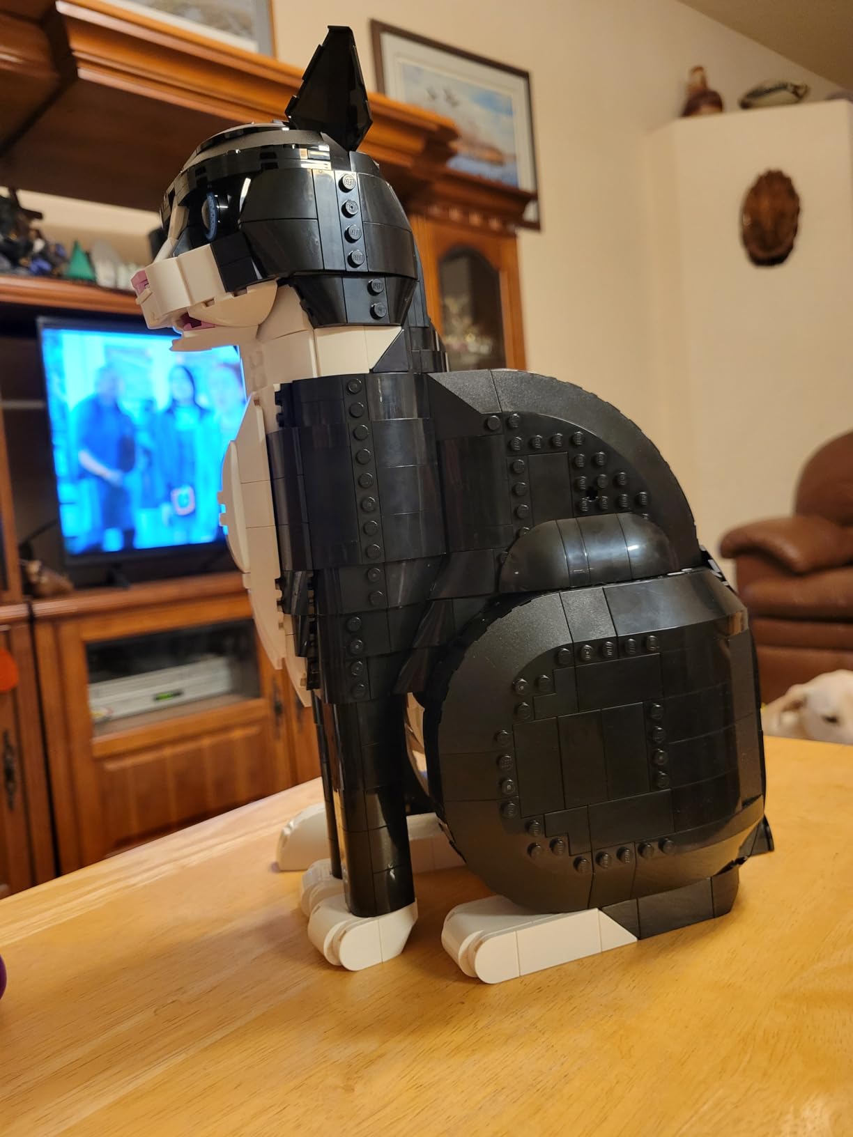 LEGO Ideas Tuxedo Cat - Building Sets for Adults, Ages 18+ - DIY Crafts Kit for Home Decor, Living Room or Bedroom - Gift for Animal Lovers - 21349 customer photo 1