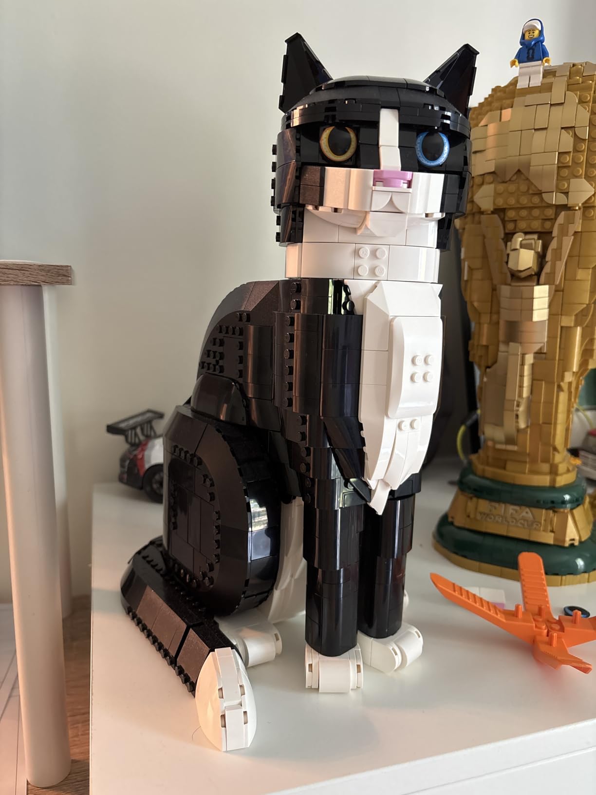 LEGO Ideas Tuxedo Cat - Building Sets for Adults, Ages 18+ - DIY Crafts Kit for Home Decor, Living Room or Bedroom - Gift for Animal Lovers - 21349 customer photo 2